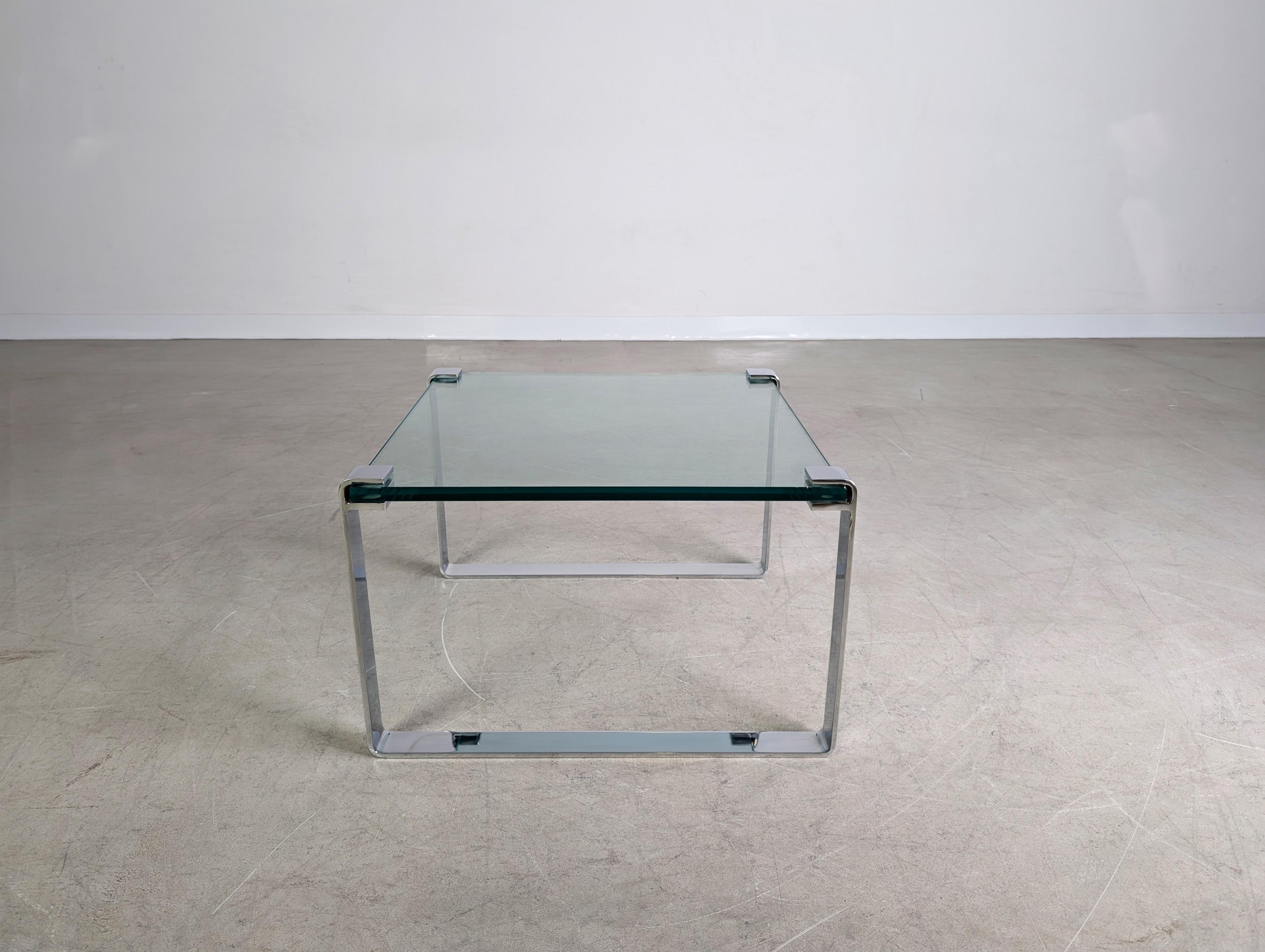Design Couchtisch Draenert klassik klein Glas Chrom modern (21. Jahrhundert und zeitgenössisch) im Angebot