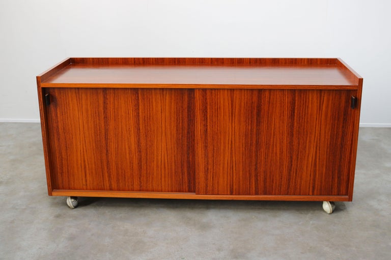 Design Credenza / Sideboard by Florence Knoll for De Coene Leather Rosewood 1960 In Good Condition For Sale In Ijzendijke, NL