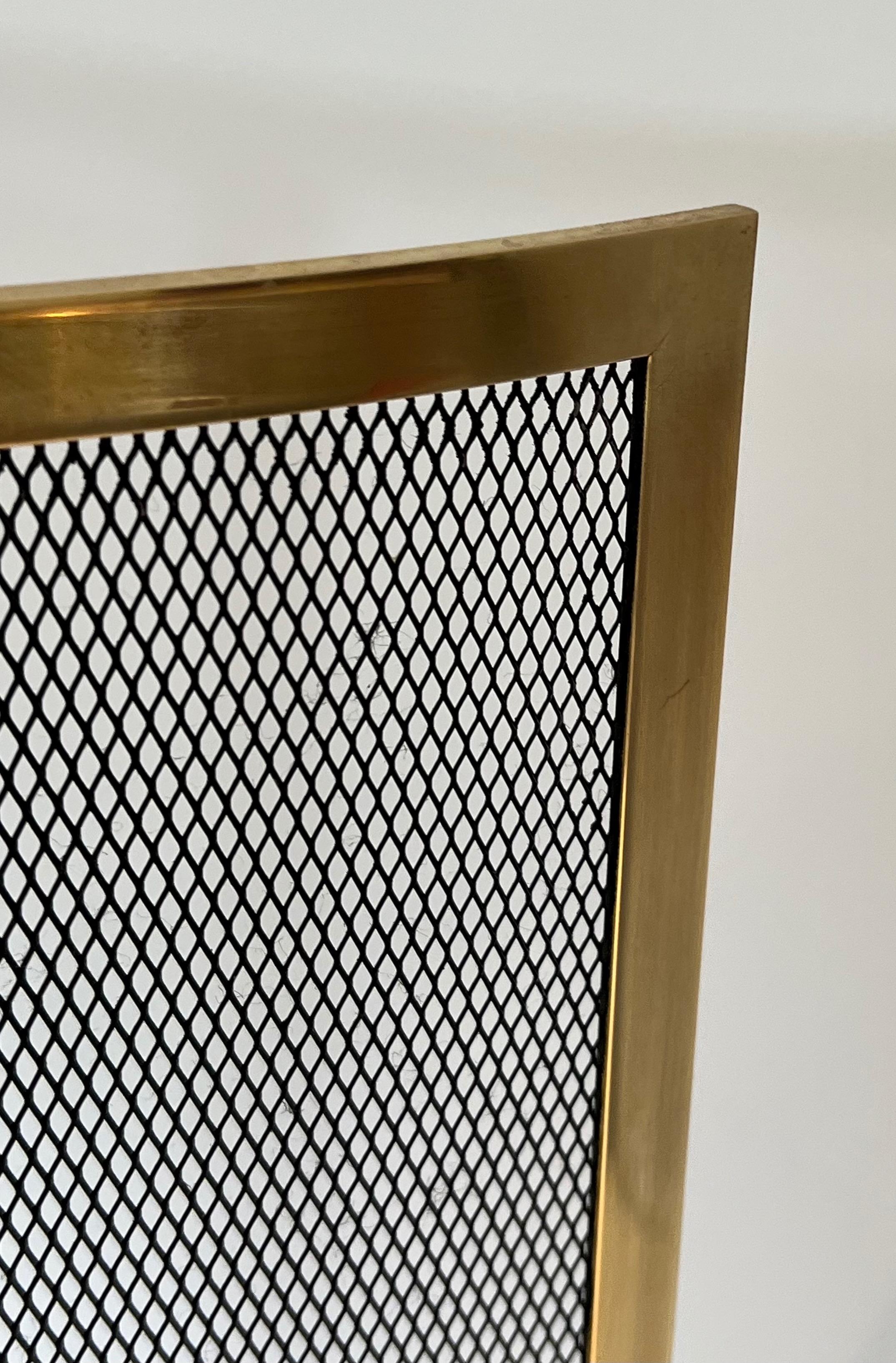 Design Curved Brass Fireplace Screen. French Work. Circa 1970 For Sale 5