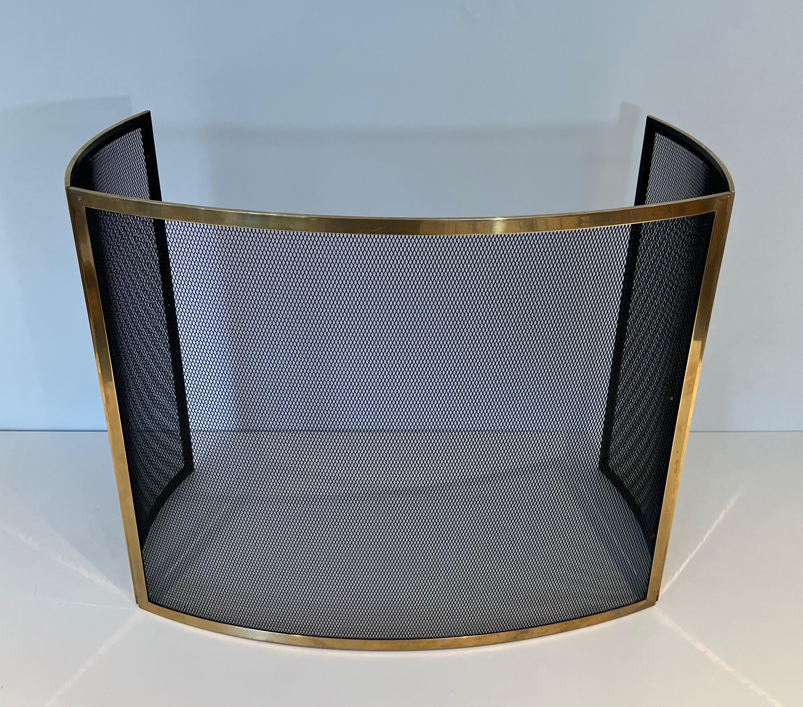 Design Curved Brass Fireplace Screen. French Work. Circa 1970 For Sale 1