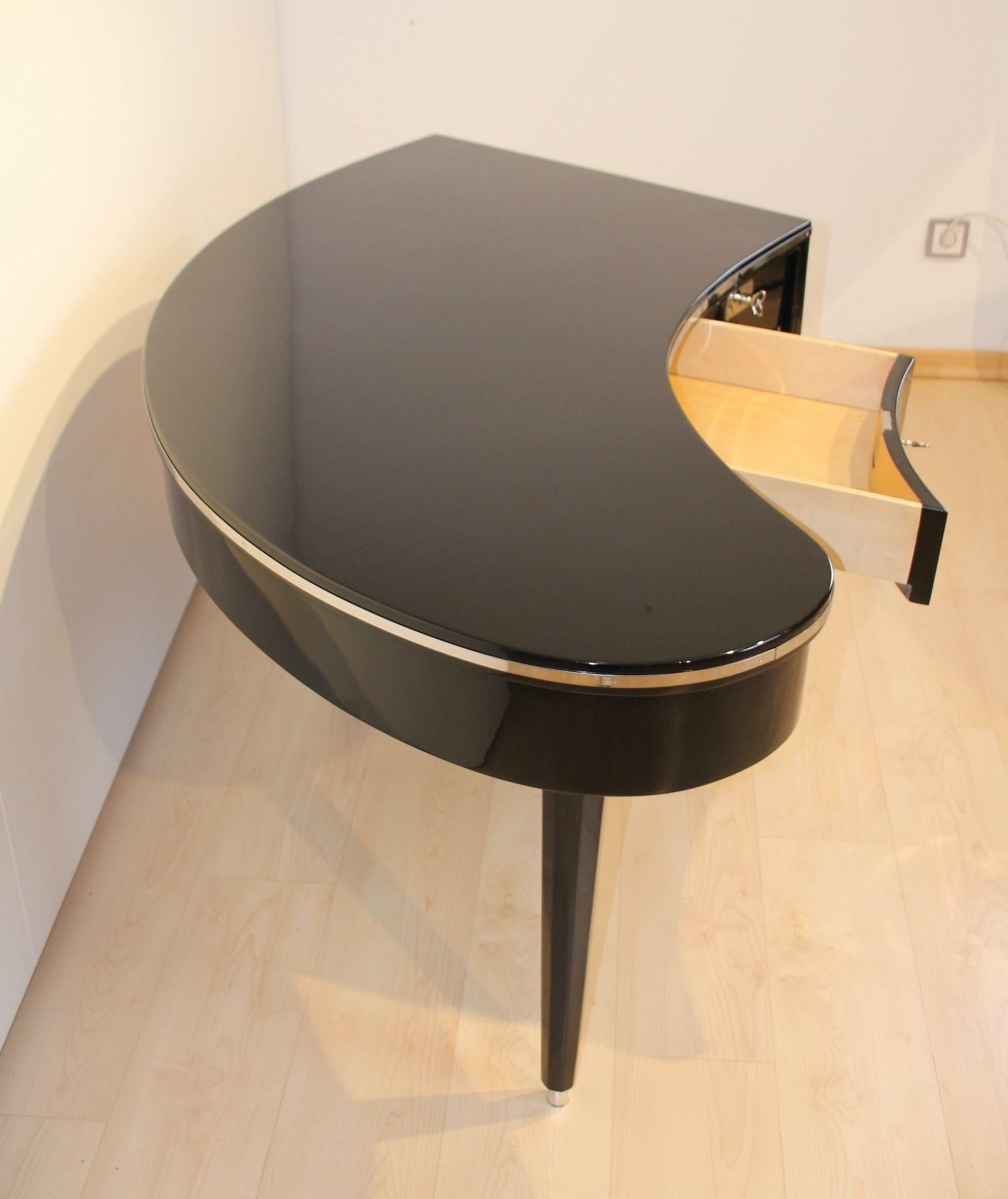 Design Desk, Curved Top, Piano Lacquer, Chrome, France, 1950s For Sale 3