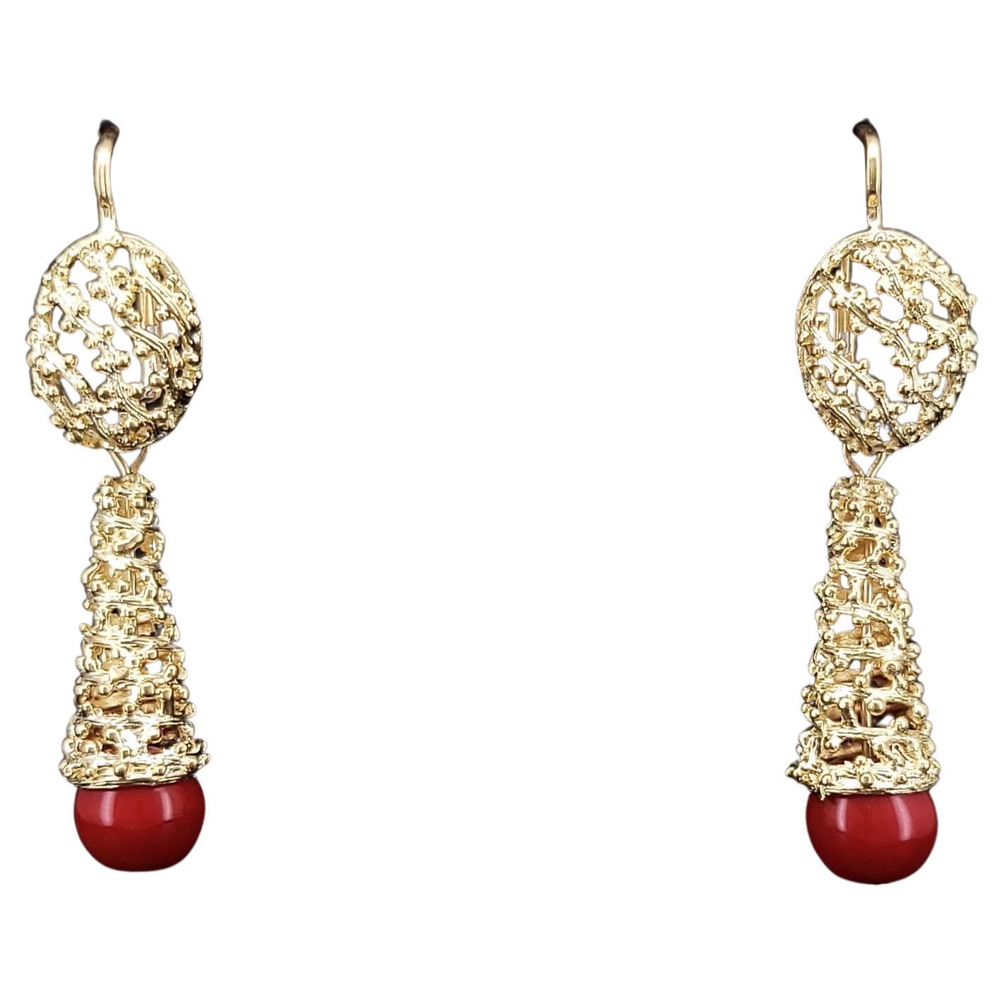 Design Earrings in 18k Yellow Gold and Red Stones