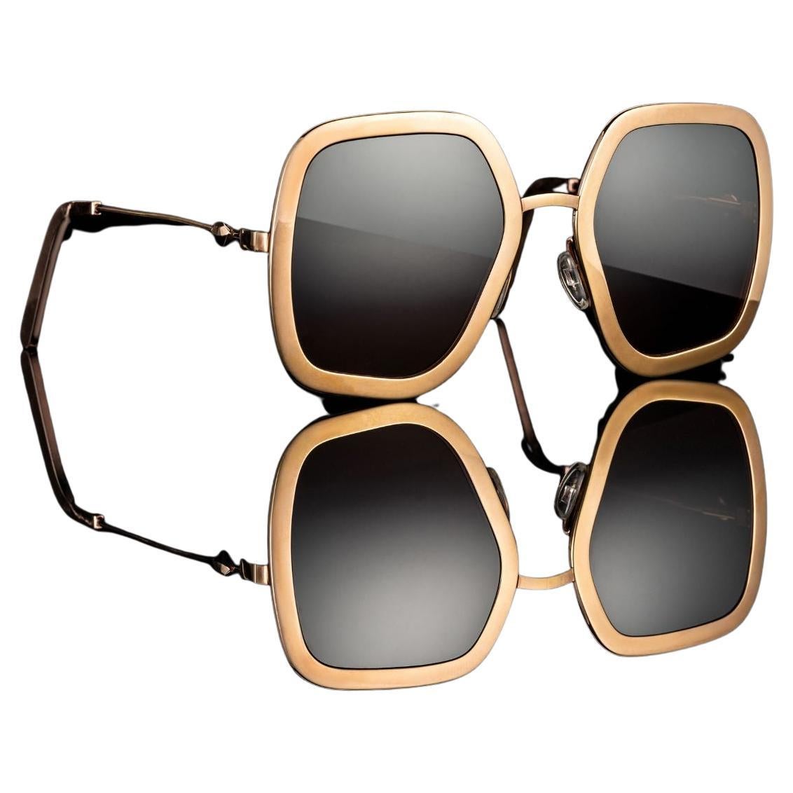 Design Fashion Sunglasses in 18 Karat Rose Gold For Sale