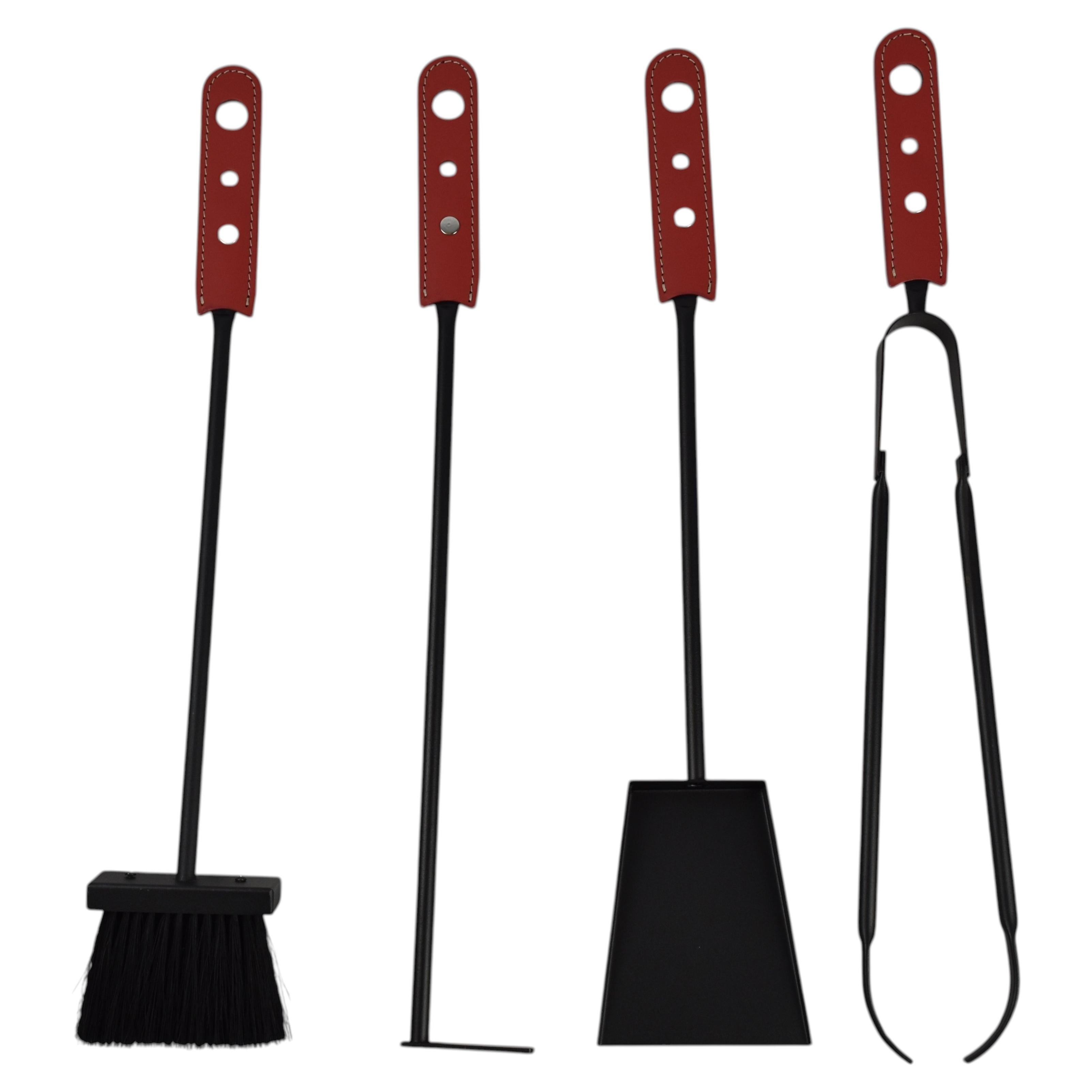 Modernes Kaminbesteck-Set „MARY“ von Limac Design, schwarzer Steele und regeneriertes Leder im Angebot
