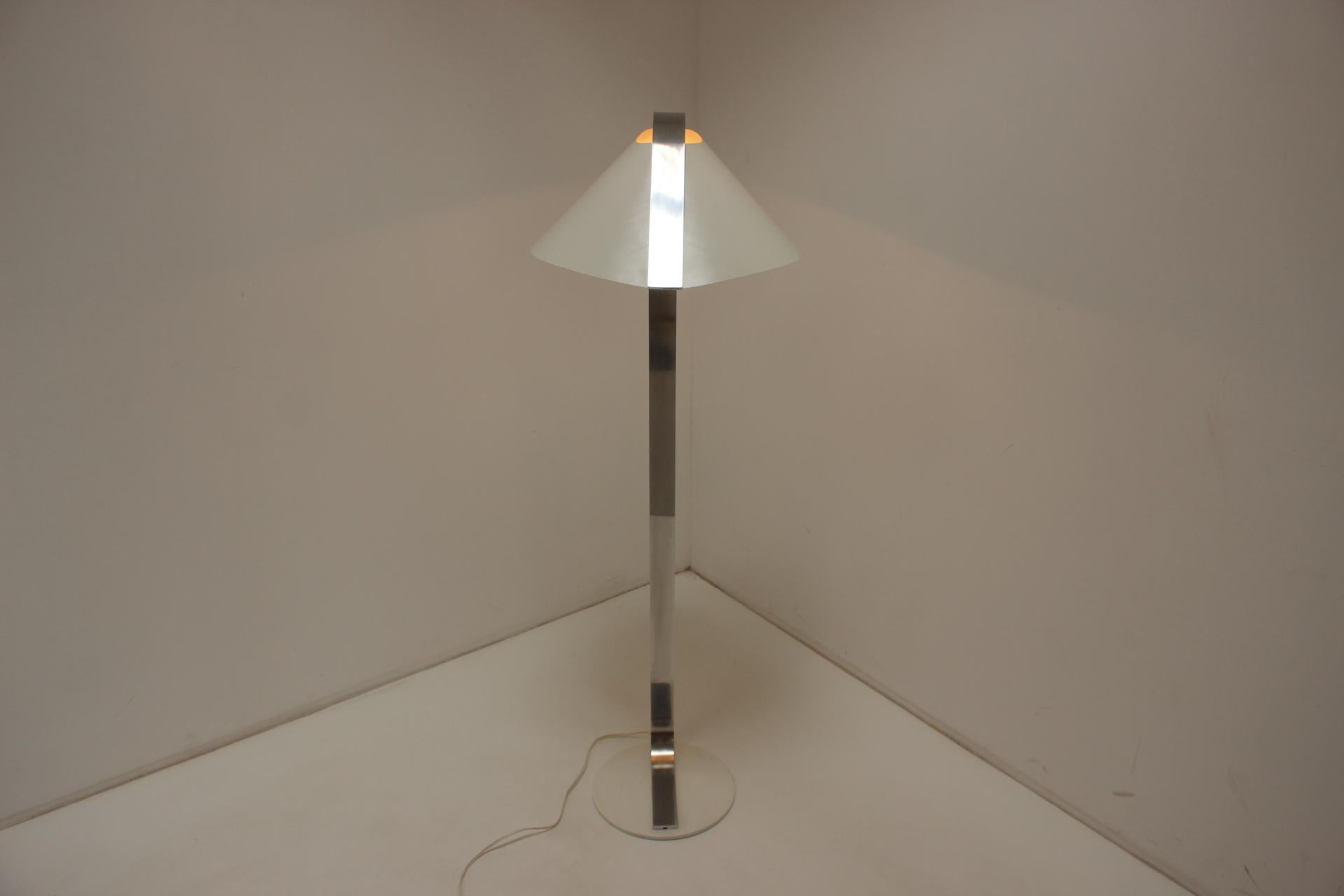 Design Floor Lamp Italy, 1970s For Sale 5
