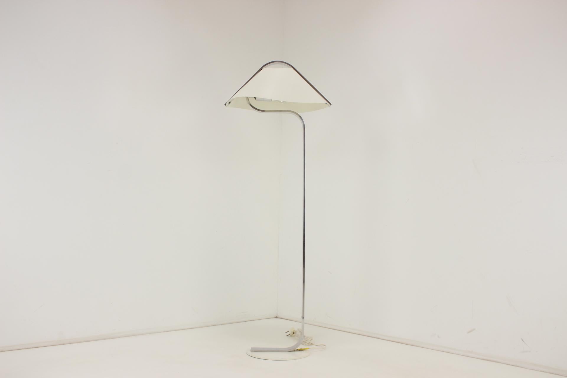 Design Floor Lamp Italy, 1970s For Sale 6