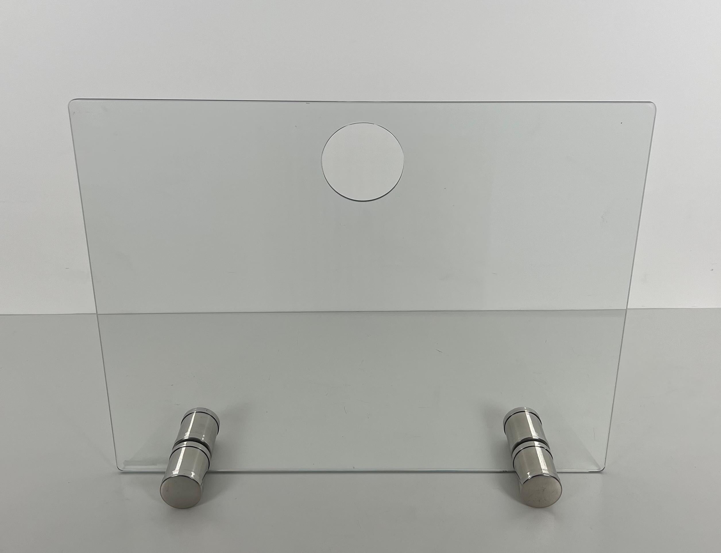 Design-Kaminschirm aus Glas und Chrom mit Messingfüßen. im Angebot 5