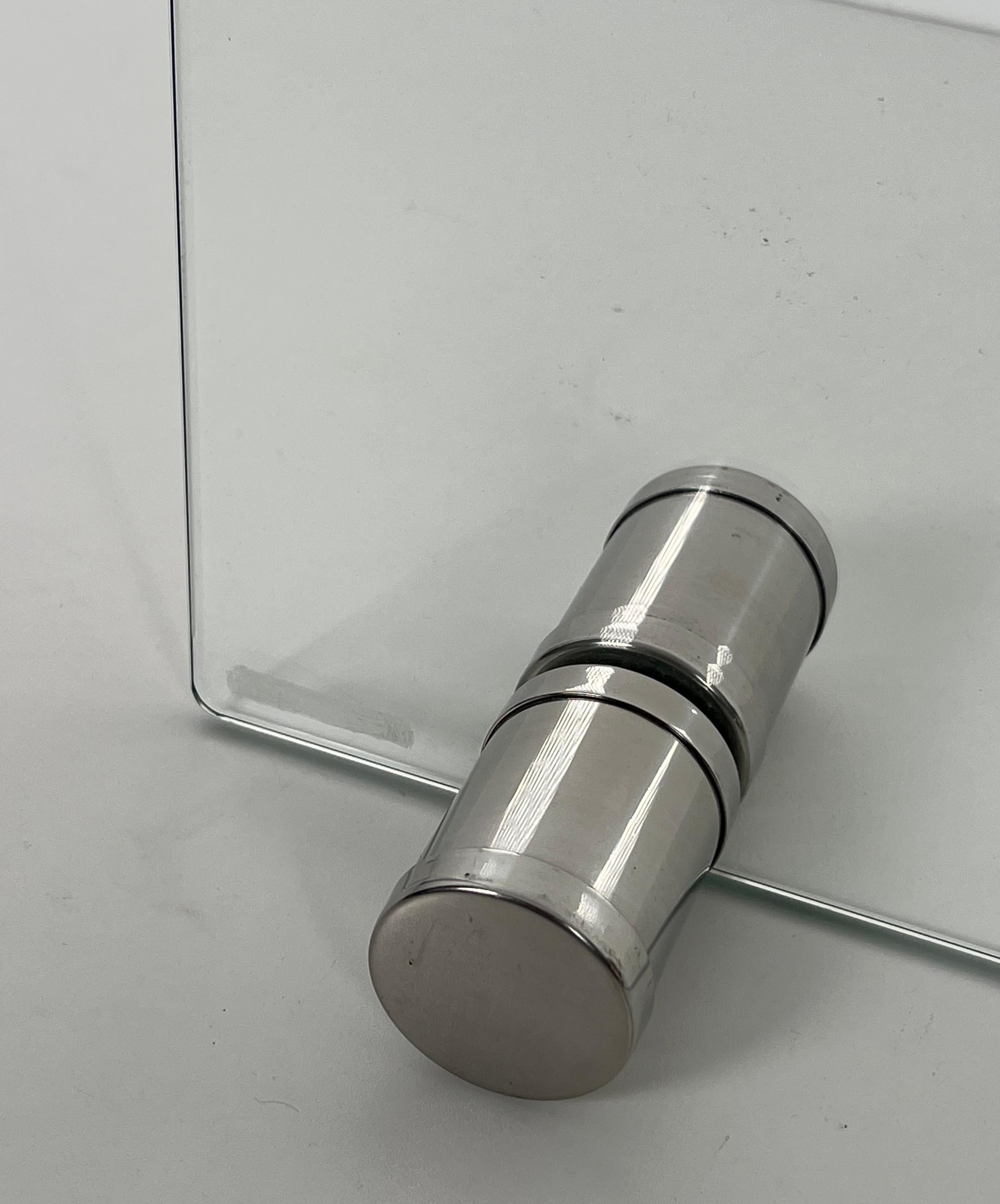 Design-Kaminschirm aus Glas und Chrom mit Messingfüßen. (Moderne der Mitte des Jahrhunderts) im Angebot