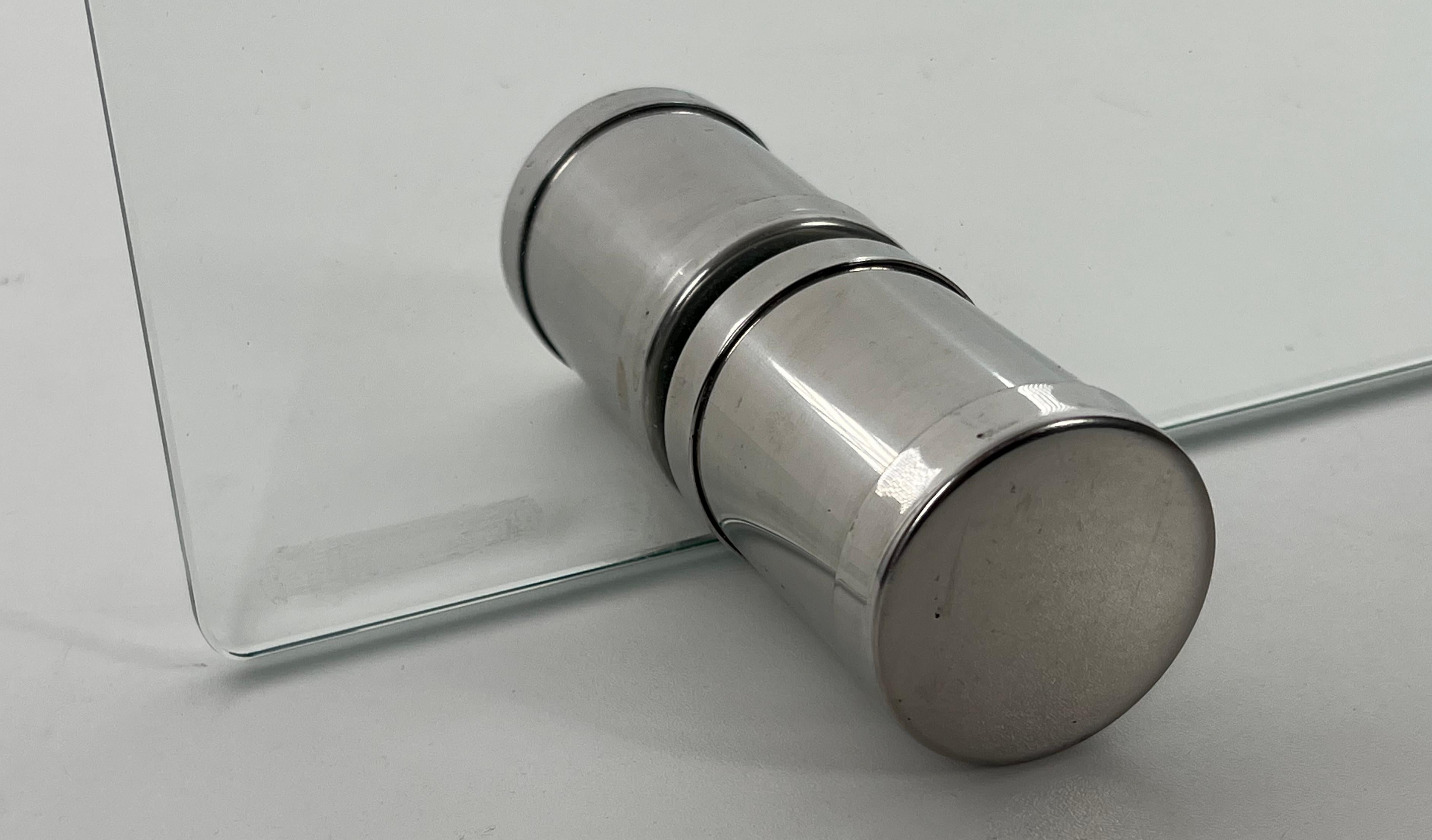 Design-Kaminschirm aus Glas und Chrom mit Messingfüßen. (Ende des 20. Jahrhunderts) im Angebot