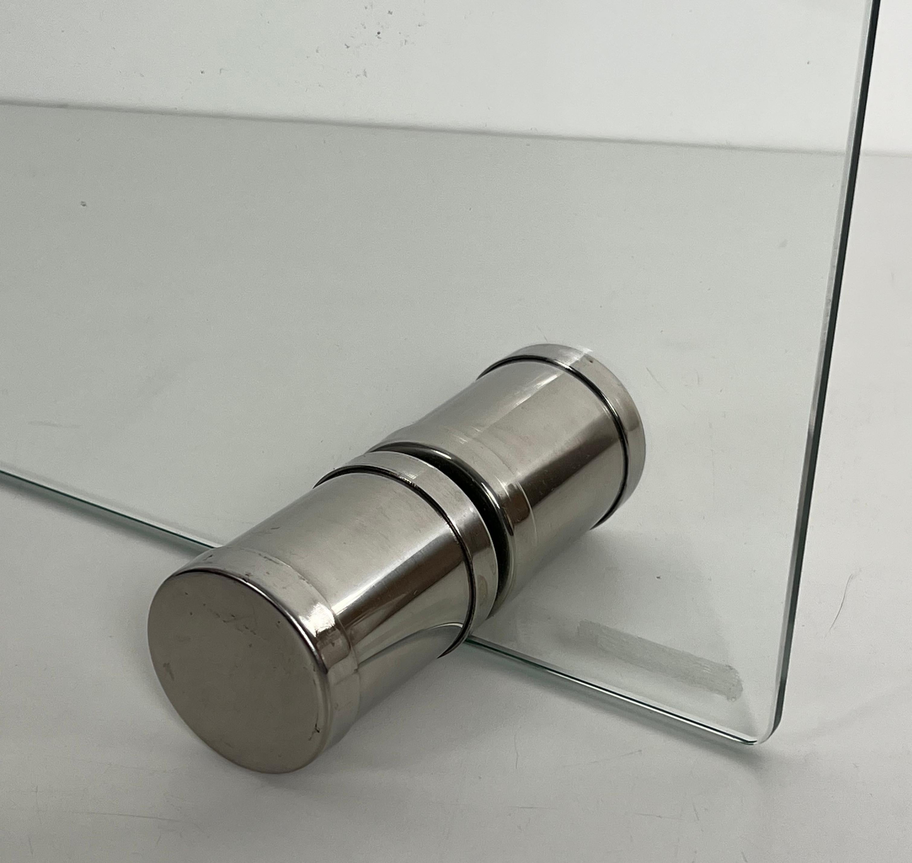 Design-Kaminschirm aus Glas und Chrom mit Messingfüßen. im Angebot 3