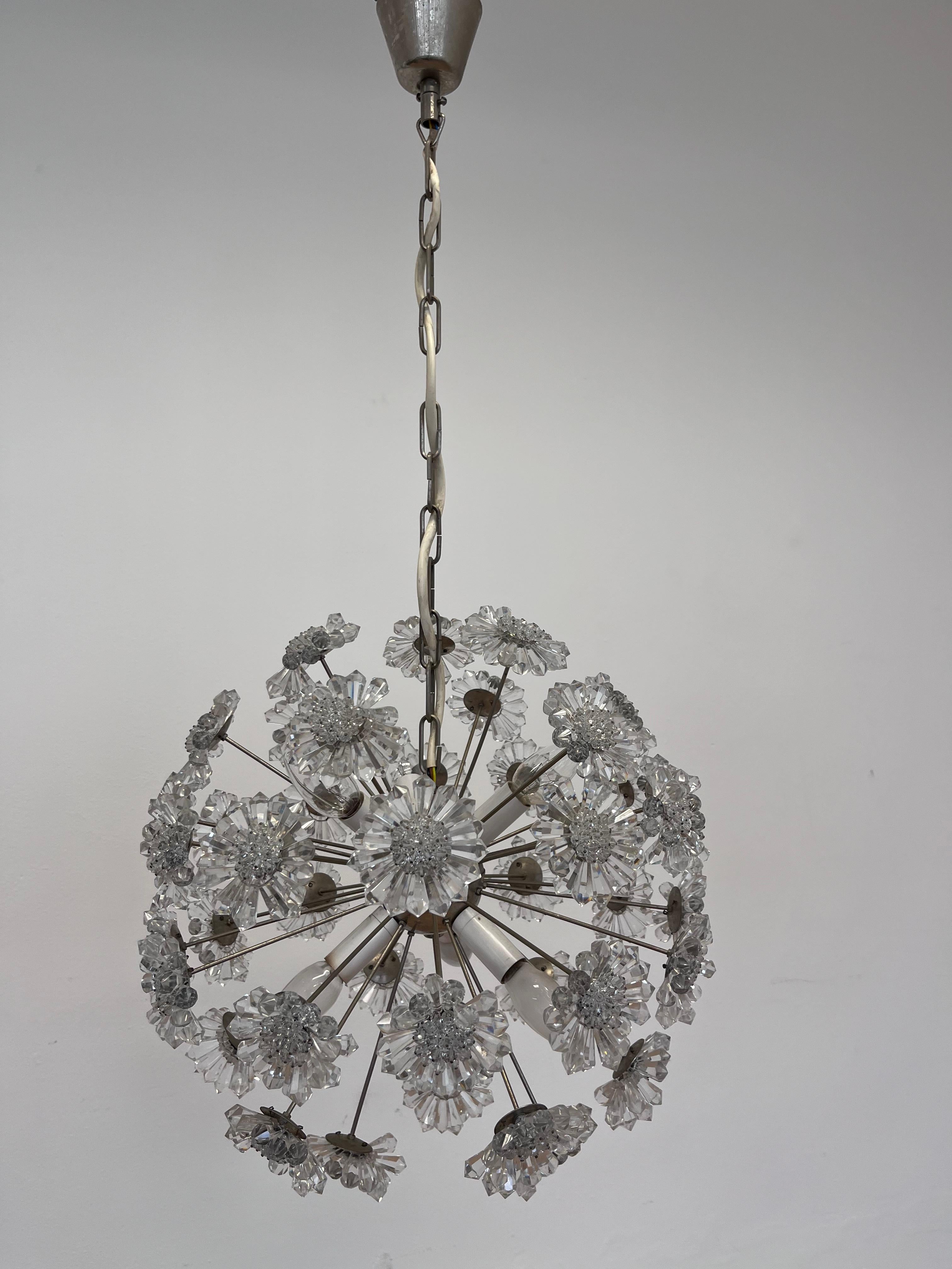 Araña de cristal de diseño estilo Emil Stejnar Sputnik / Dandelion, años 70 en Bueno estado para la venta en Praha, CZ