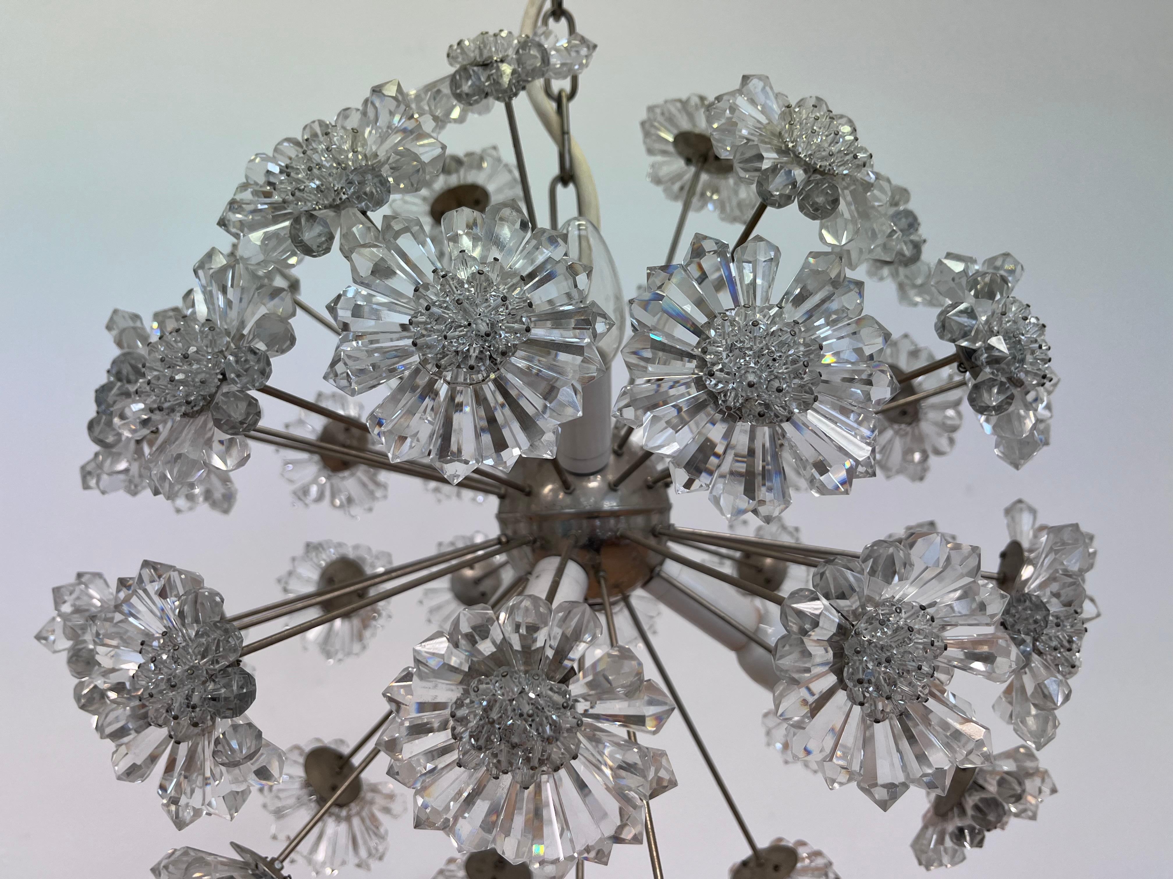 Araña de cristal de diseño estilo Emil Stejnar Sputnik / Dandelion, años 70 finales del siglo XX en venta