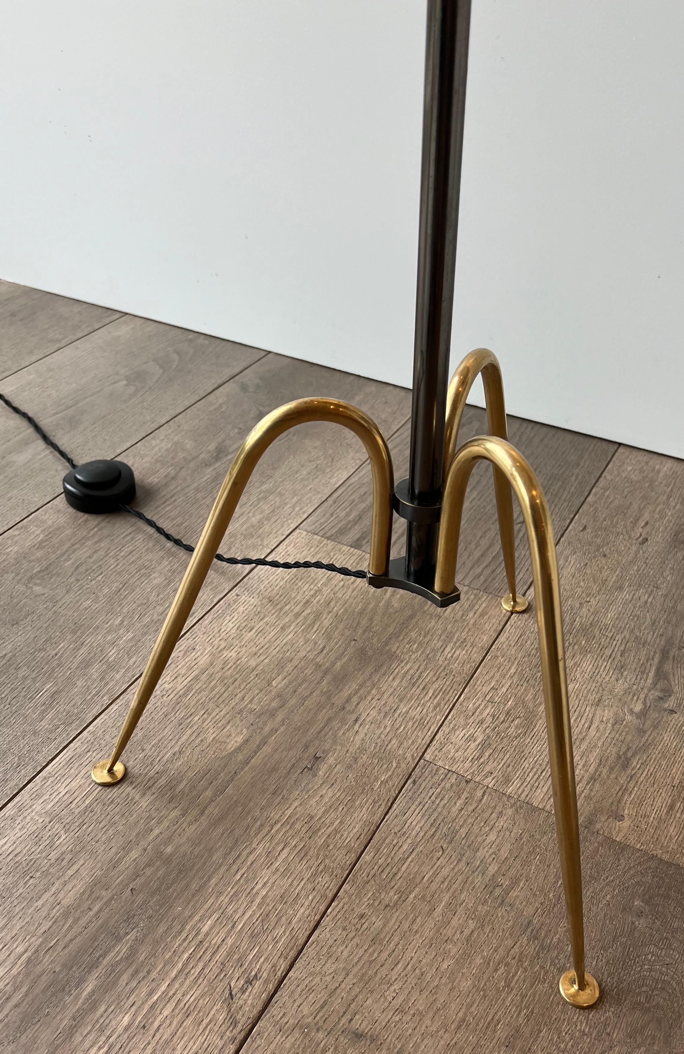 Lampada da terra in metallo e ottone di design in vendita 7