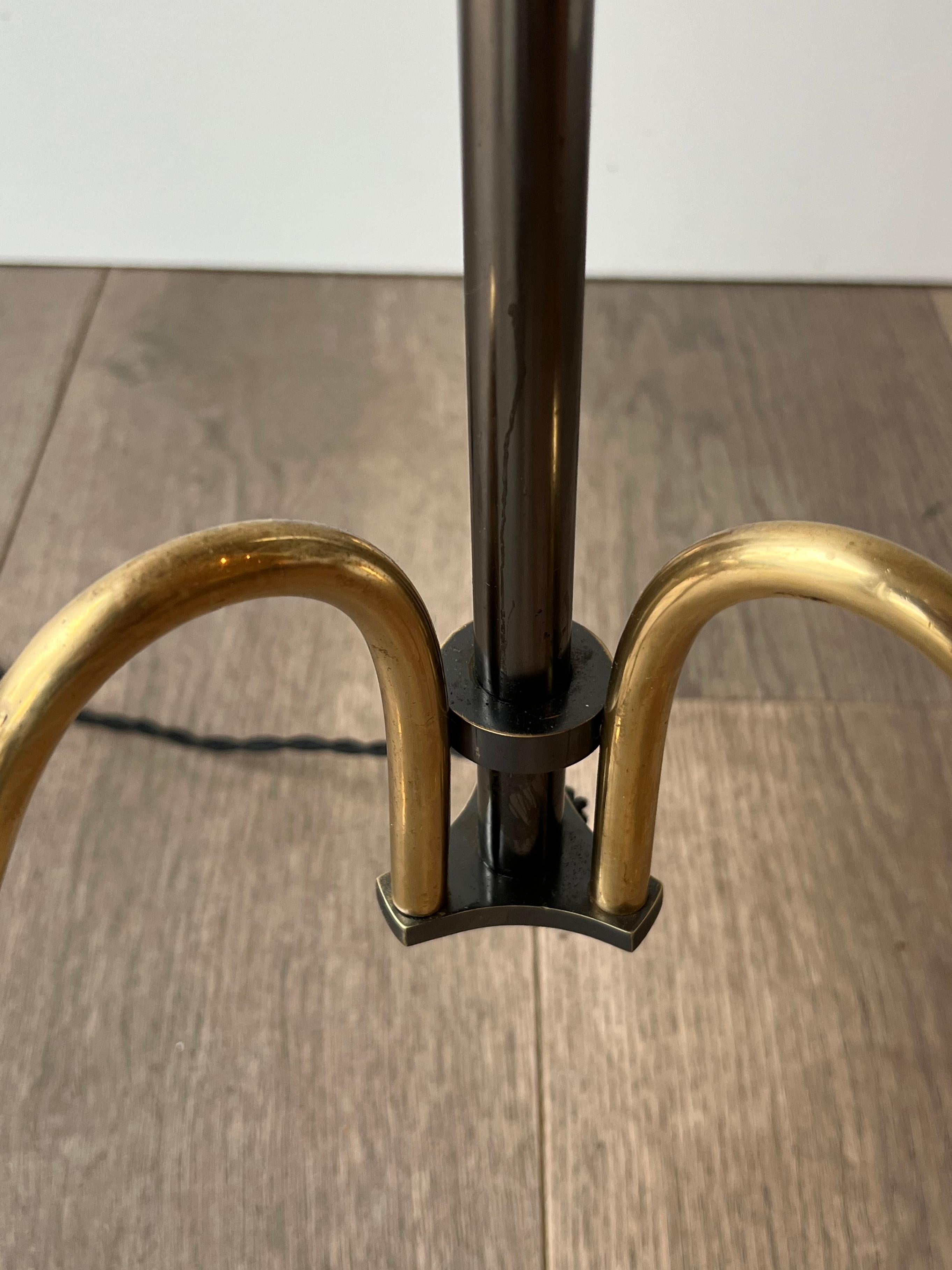 Lampada da terra in metallo e ottone di design in vendita 8
