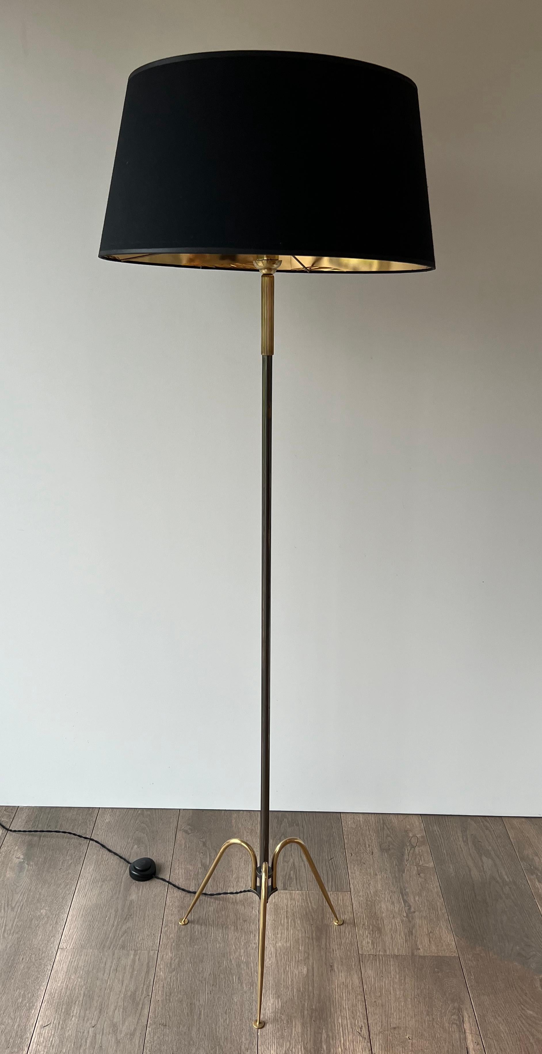 Lampada da terra in metallo e ottone di design in vendita 13