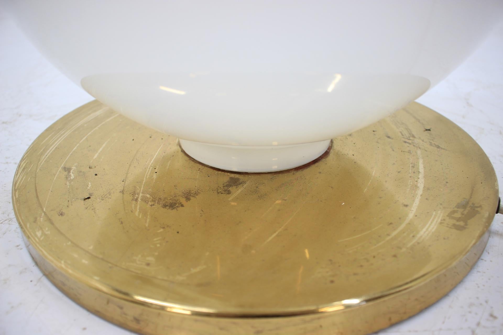 Tchèque Design Hotel Lampadaire en verre d'art du milieu du siècle dernier:: années 1960 en vente