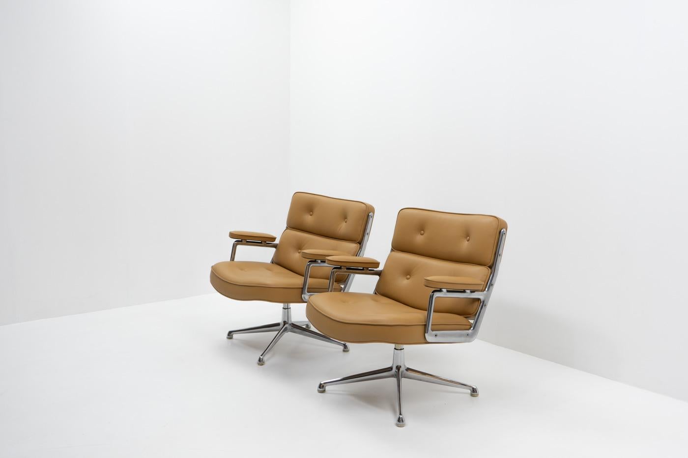 Design-Ikone des Designs: Eames ES105 Lobby-Stühle - Herman Miller für Vitra, 2er-Set (Deutsch) im Angebot