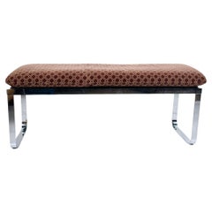 Banc en acier chromé avec coussin en velours cocoa Design In America