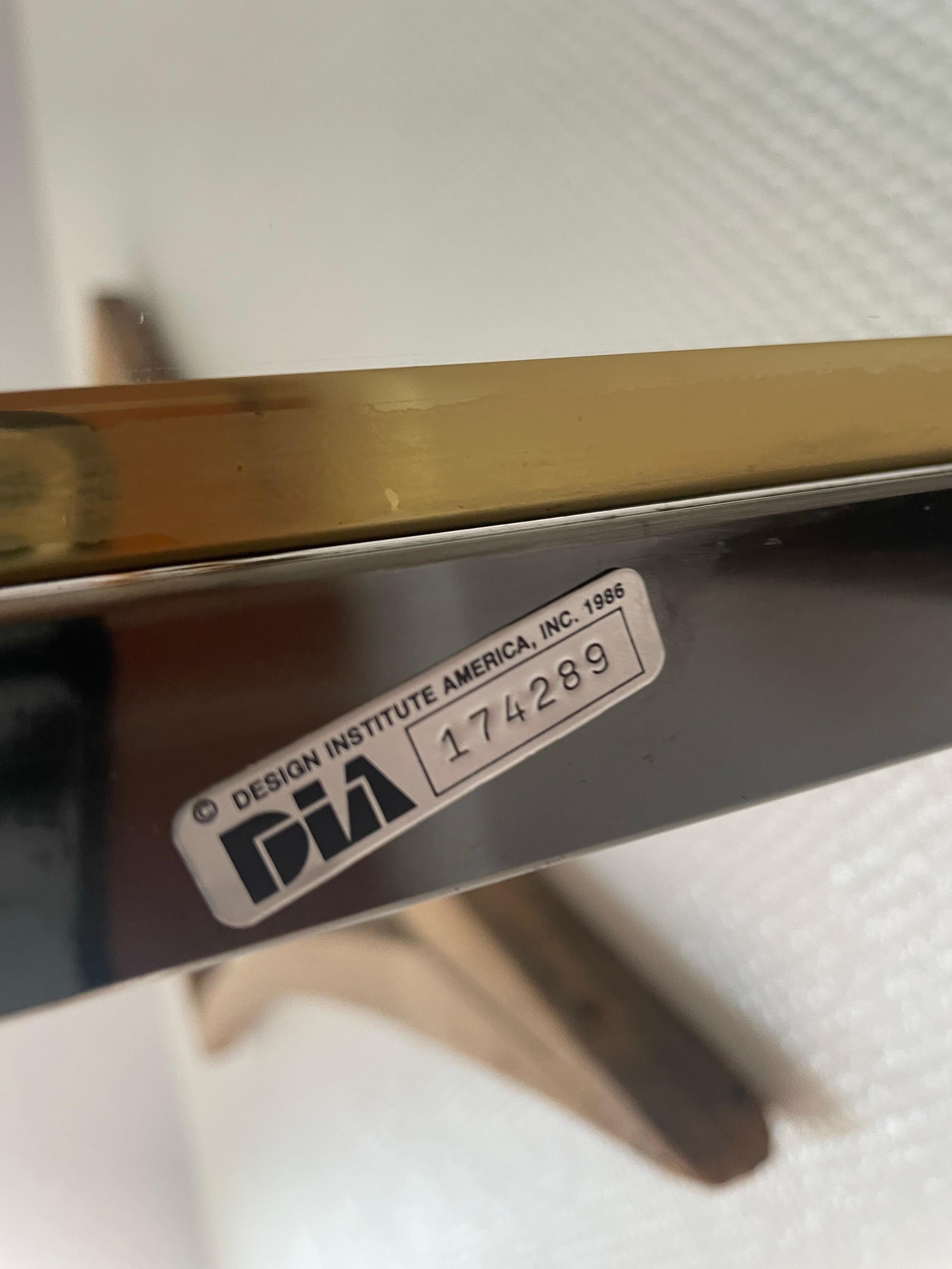 Tavoli nidificati in ottone e cromo spazzolato di Design/One In condizioni buone in vendita a Winnetka, IL