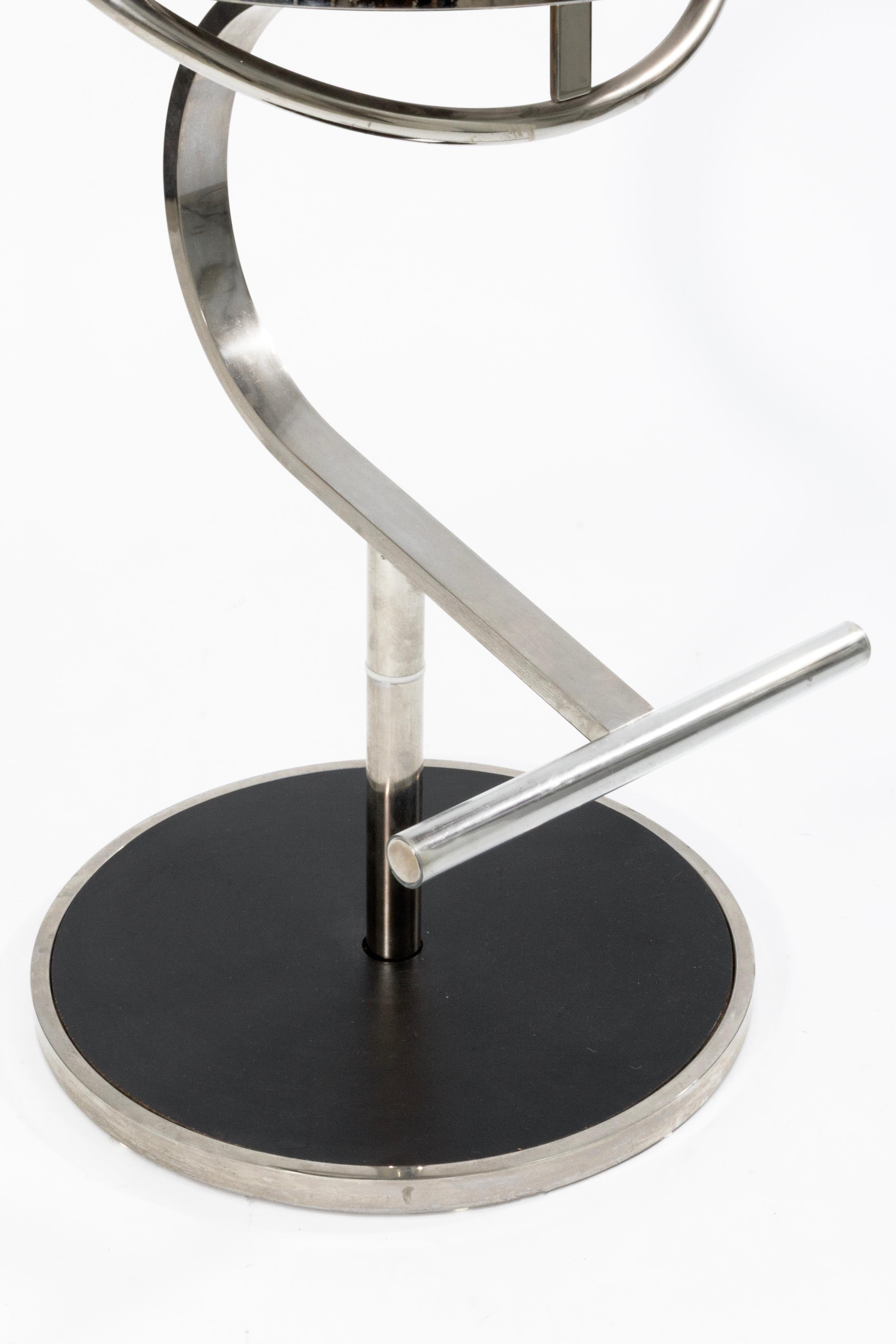 Cuir Design Institute America Tabourets de bar hauts en cuir noir et chrome en vente