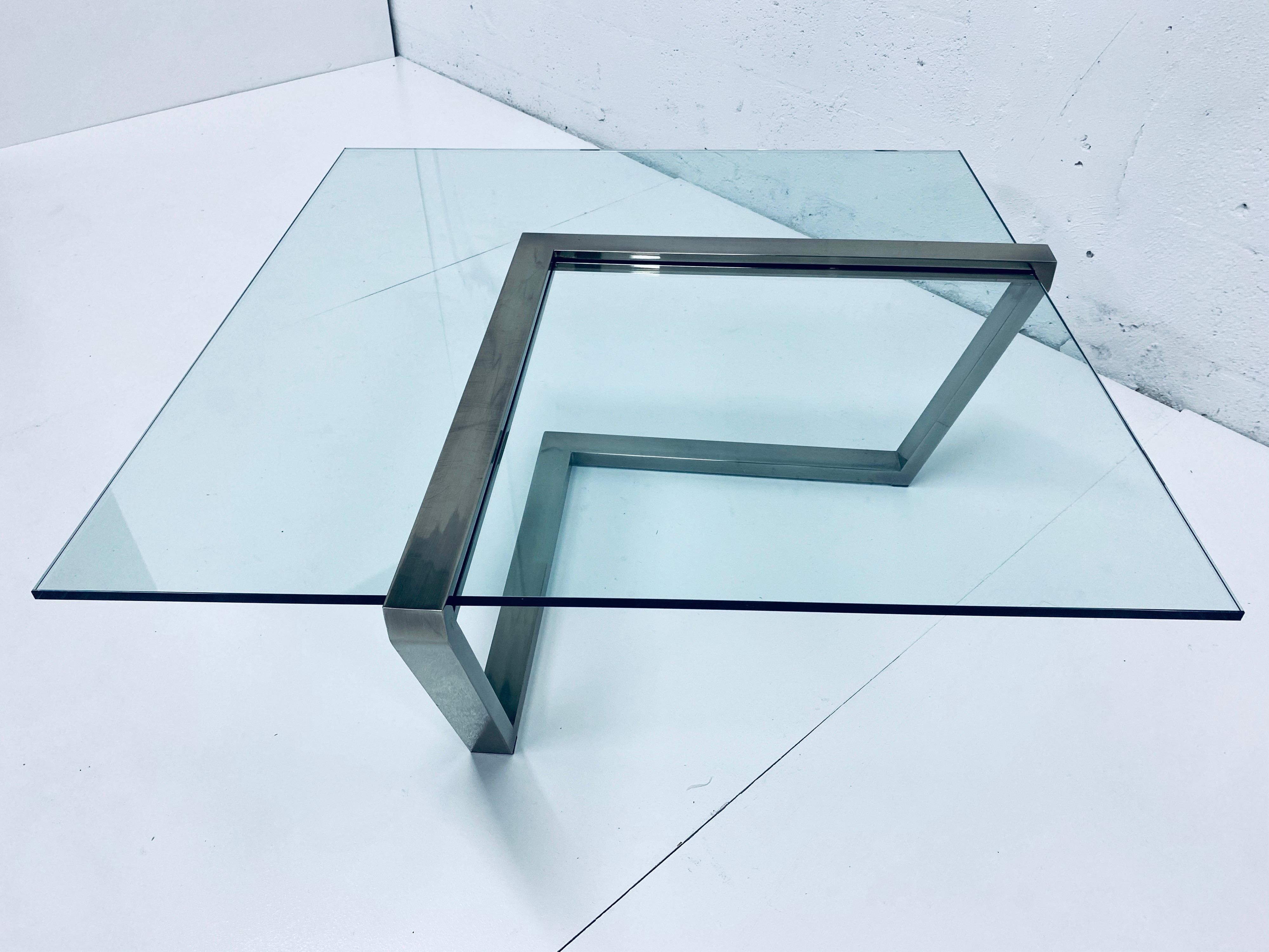 Mid-Century Modern Table basse DIA en verre et chrome brossé du Design Institute of America en vente