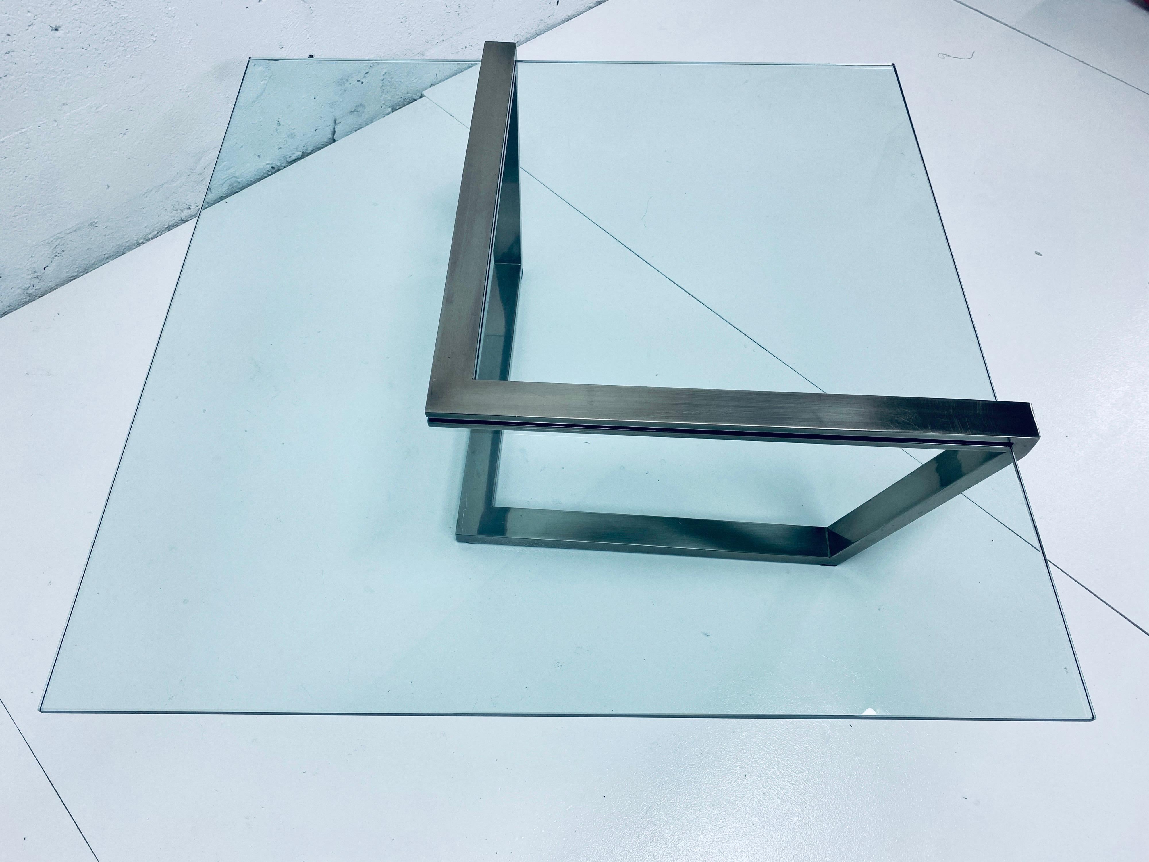 Fin du 20e siècle Table basse DIA en verre et chrome brossé du Design Institute of America en vente