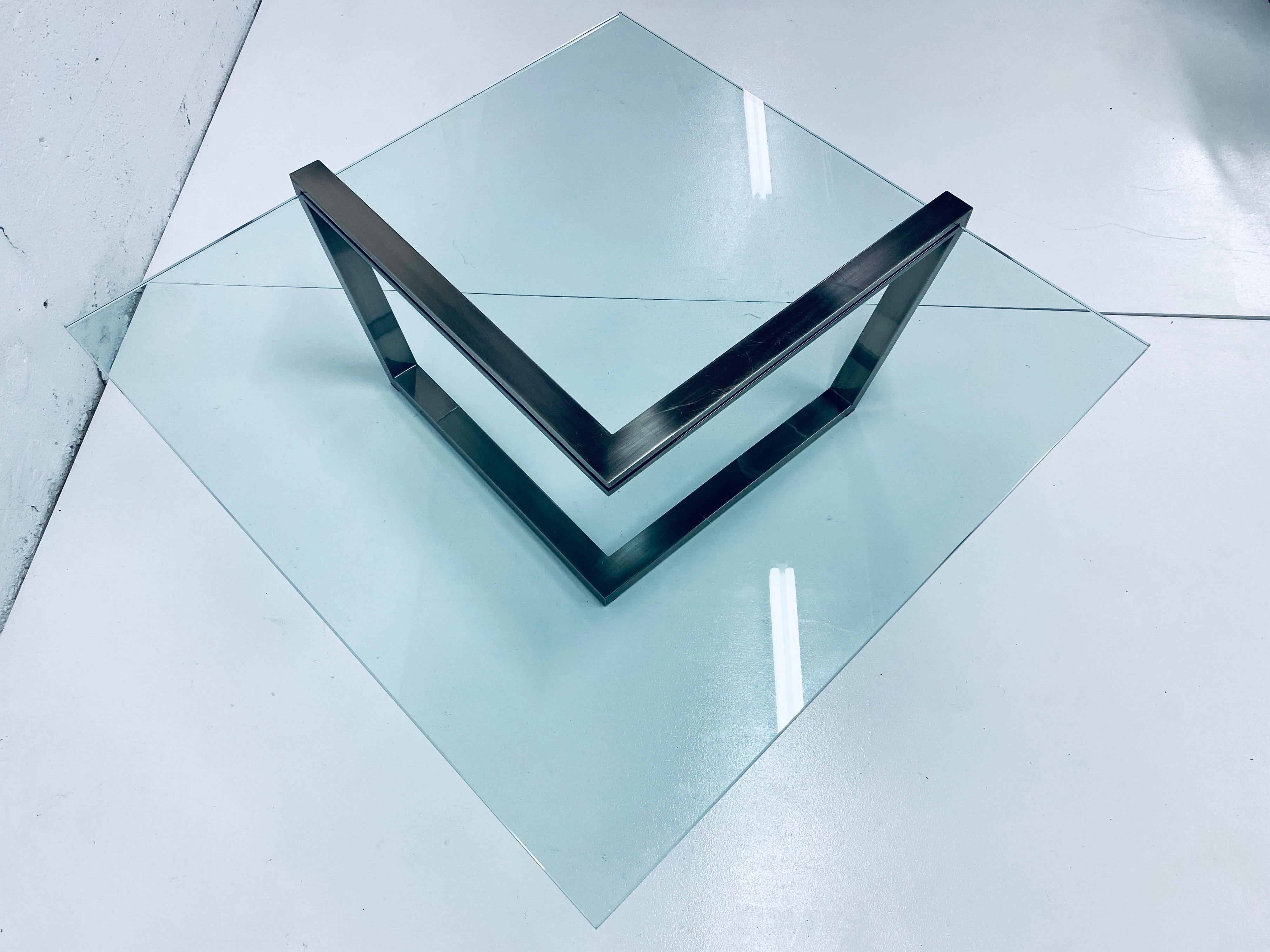 Acier Table basse DIA en verre et chrome brossé du Design Institute of America en vente
