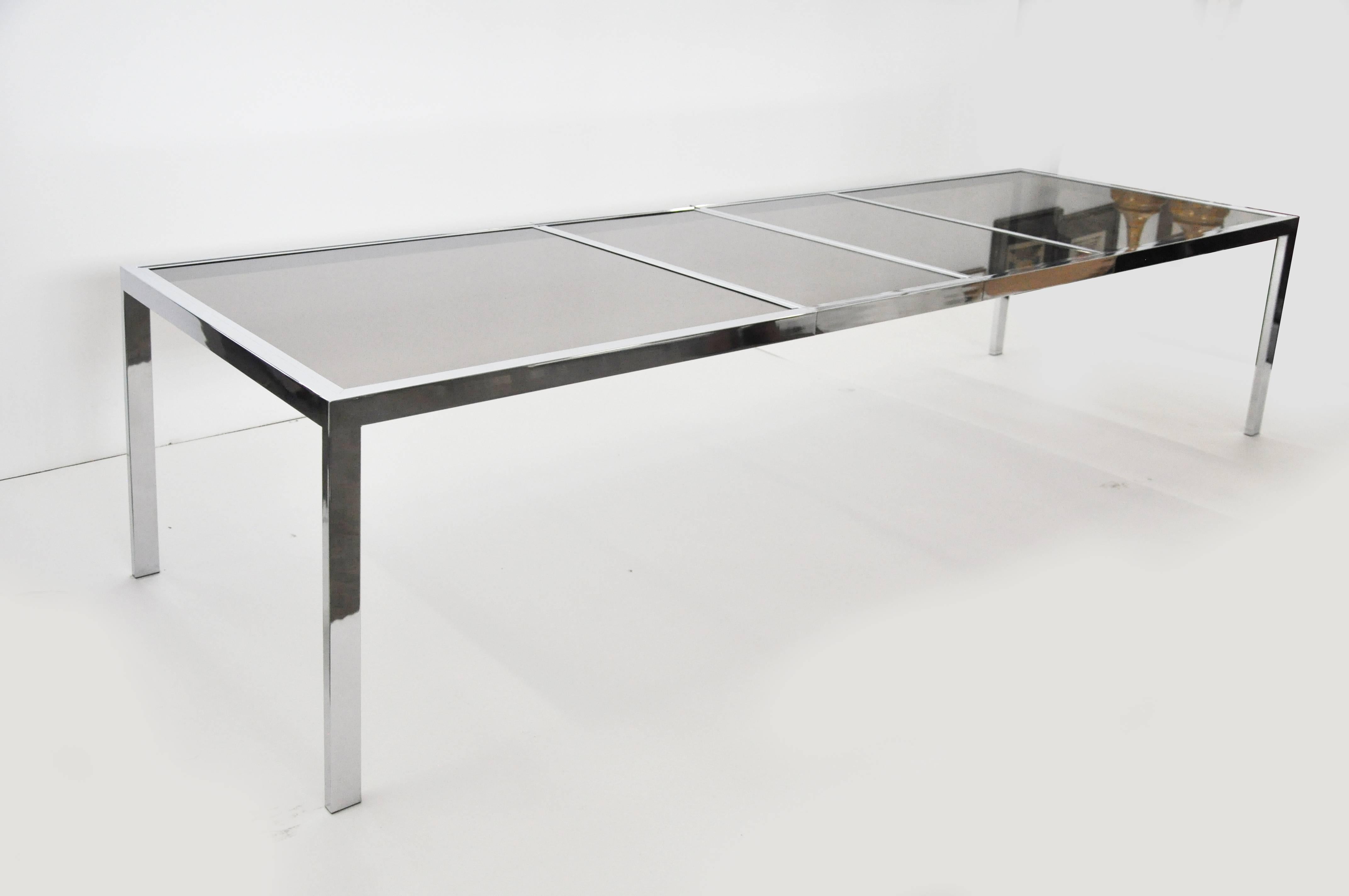Design Institute of America Glass and Chrome Dining Table In Good Condition For Sale In Geneva, IL