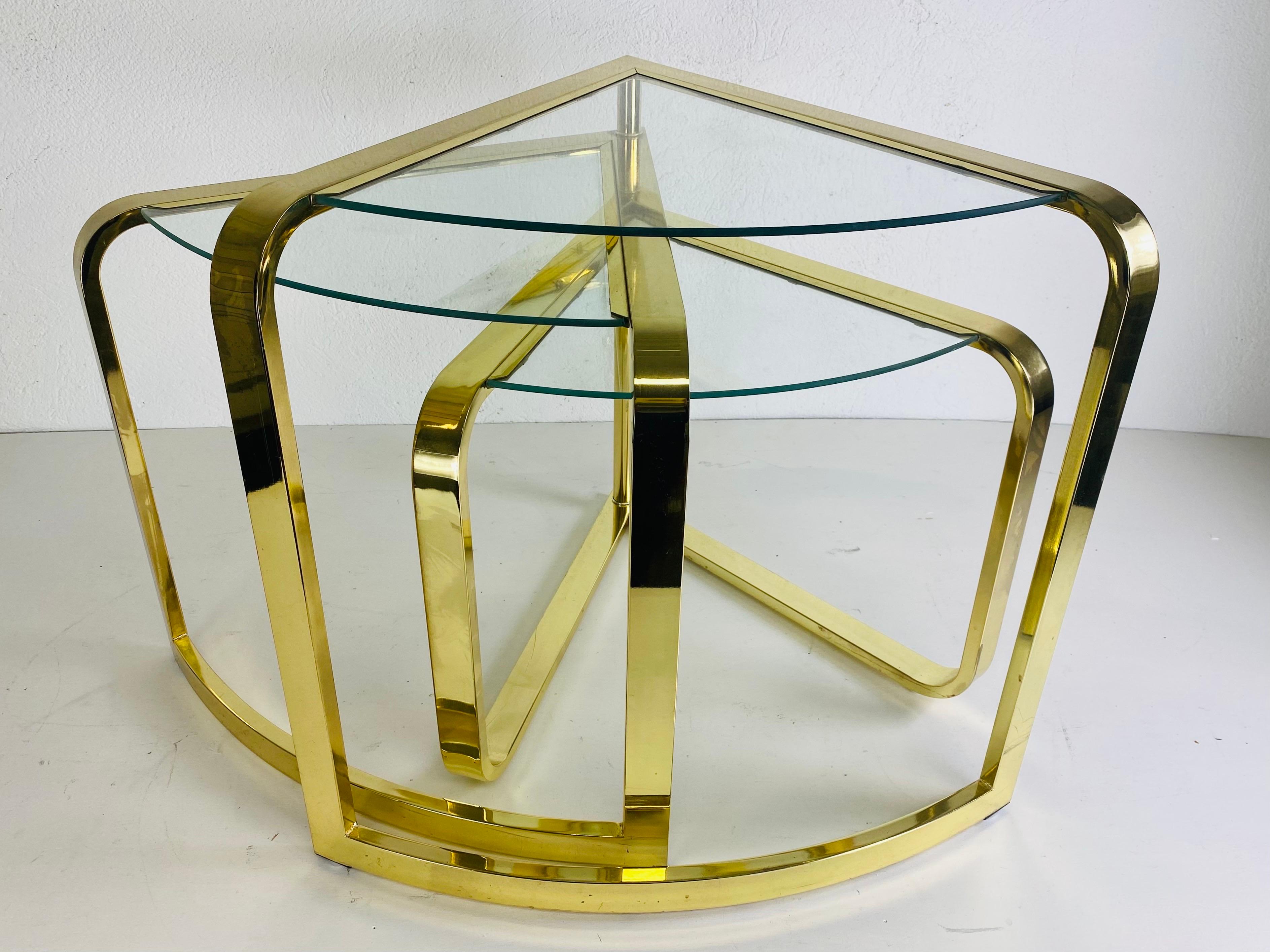 Design Institute of America mid century modernist nesting tables For Sale 3