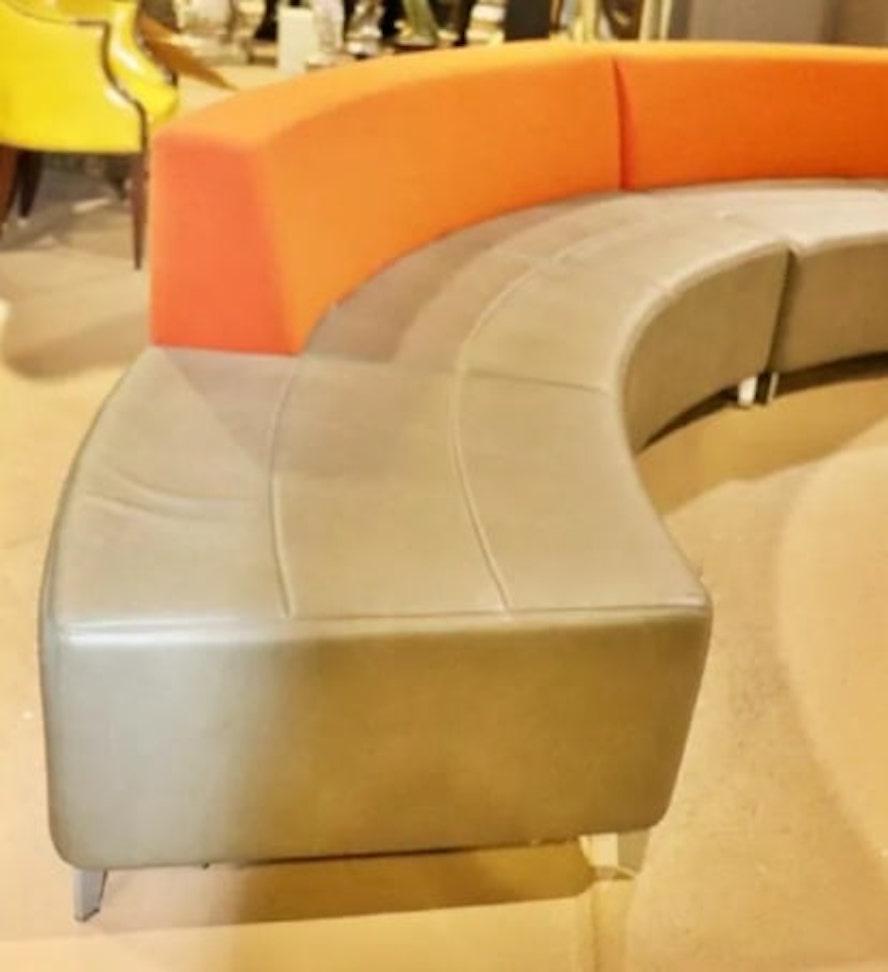 American Two Piece Sofa, Design Institute of American Design (Moderne der Mitte des Jahrhunderts) im Angebot