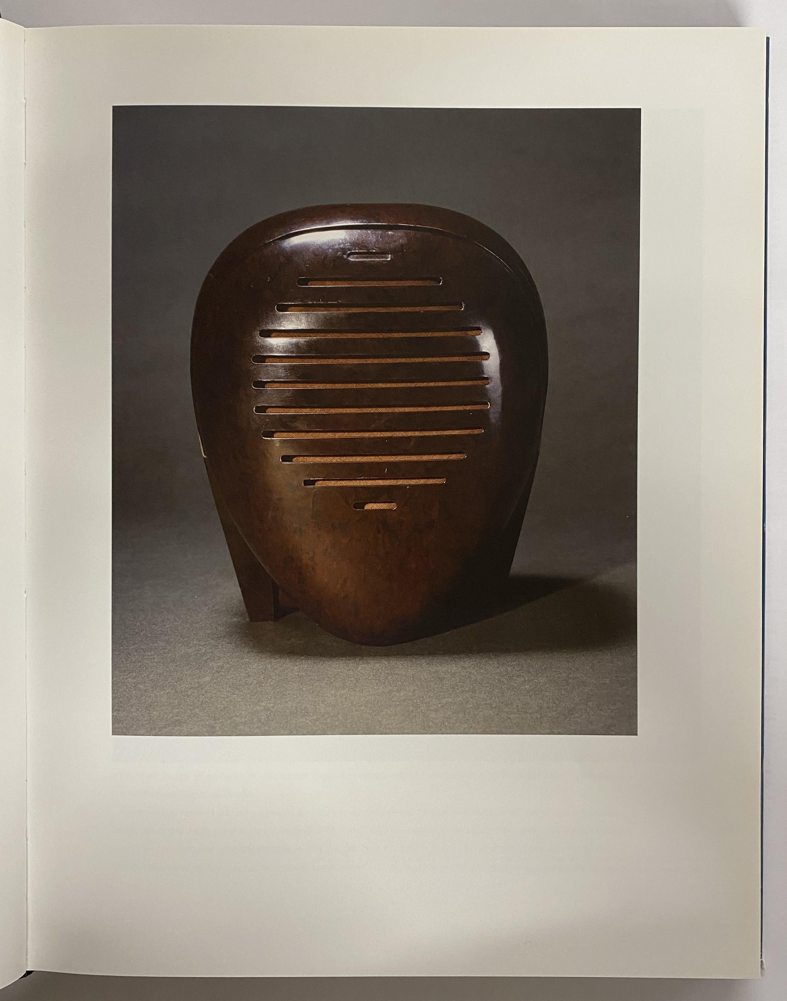 Design: Isamu Noguchi and Isamu Kenmochi (Book) In Good Condition For Sale In North Yorkshire, GB