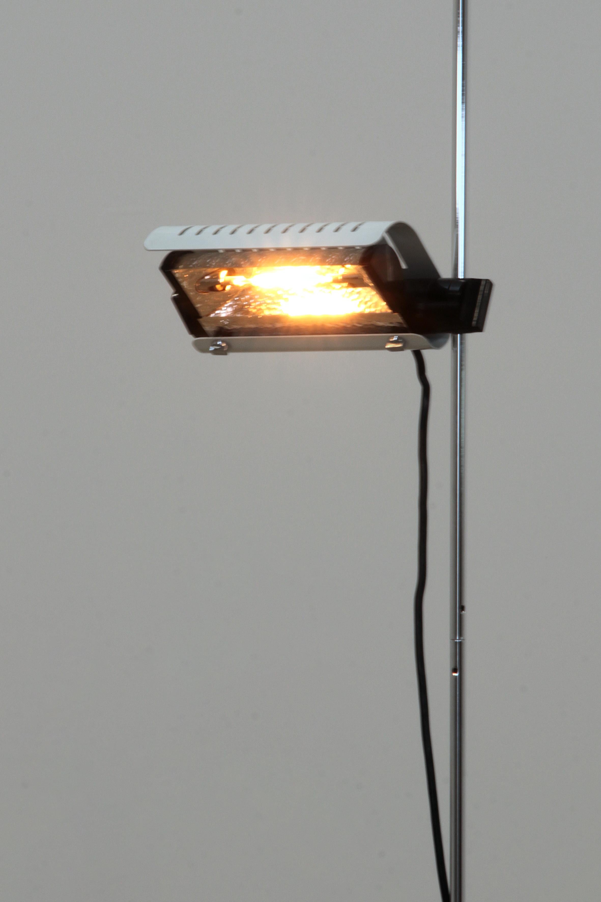 Italian Design Joe Colombo Floor Lamp Model Oluce 626 made in the 1970s