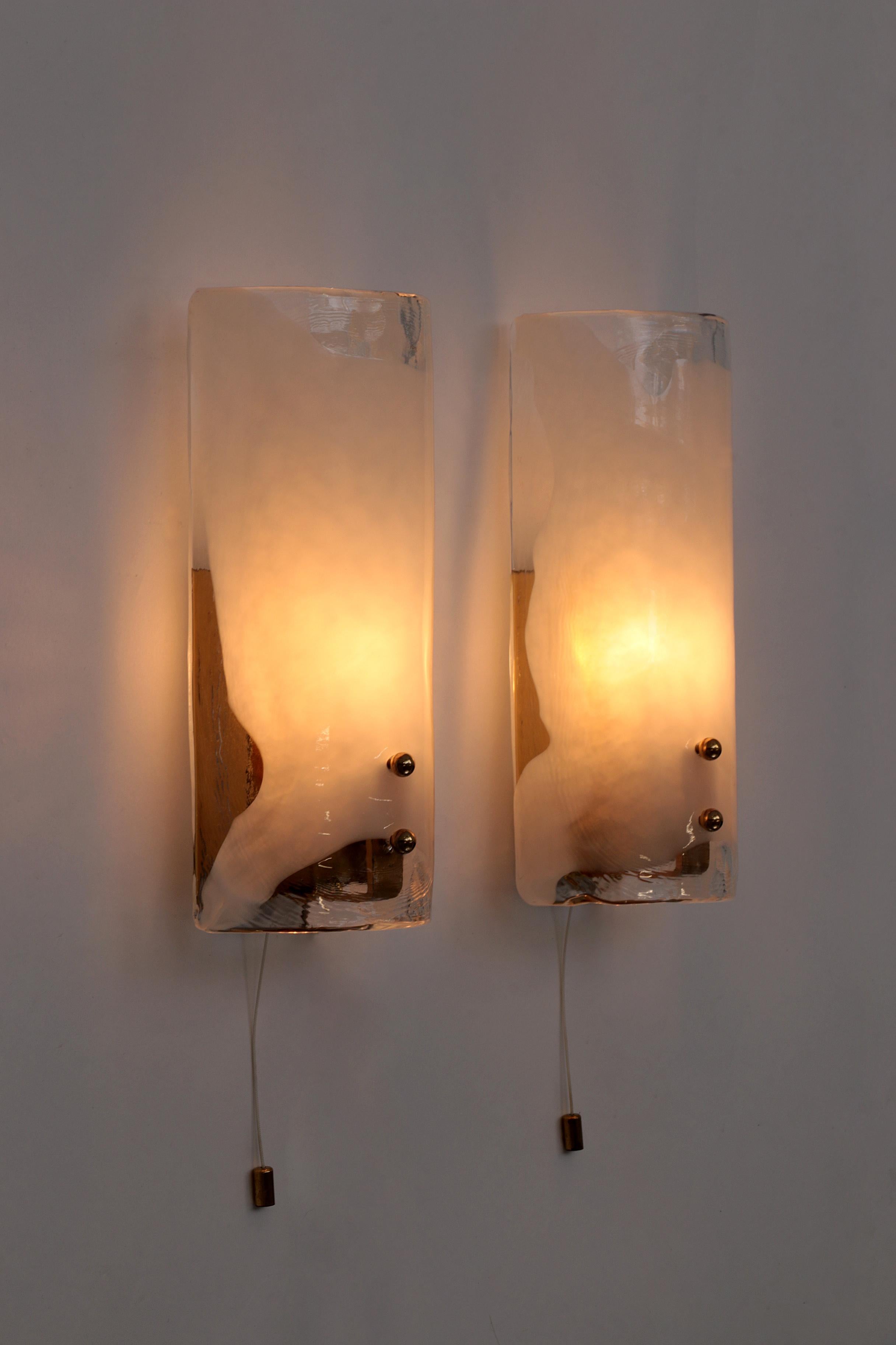 German Design Kalmar glass wall lamp set with brass details For Sale