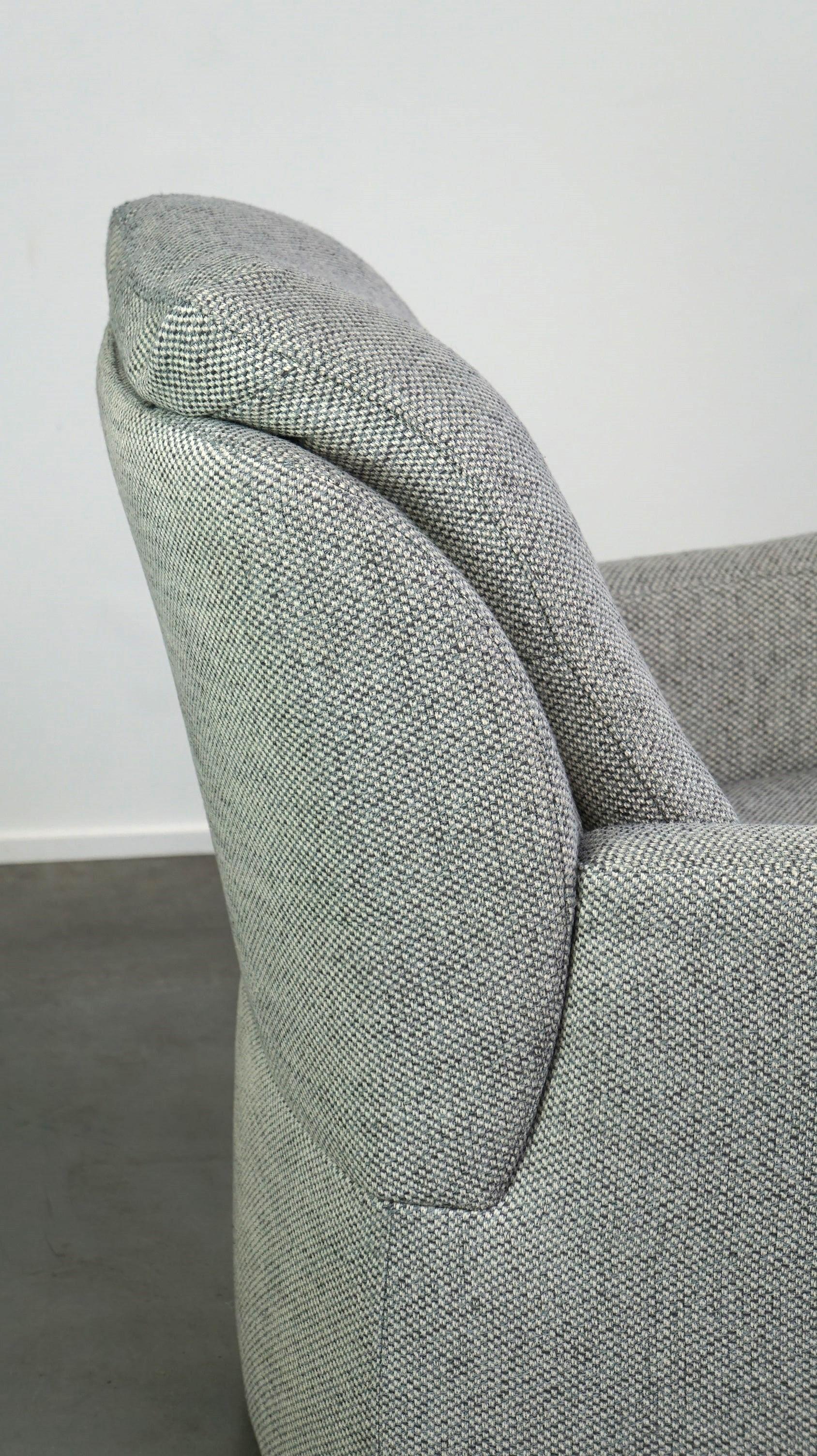 Design Leolux Sessel Modell Fidamigo in dickem grauem Stoff im Angebot 6