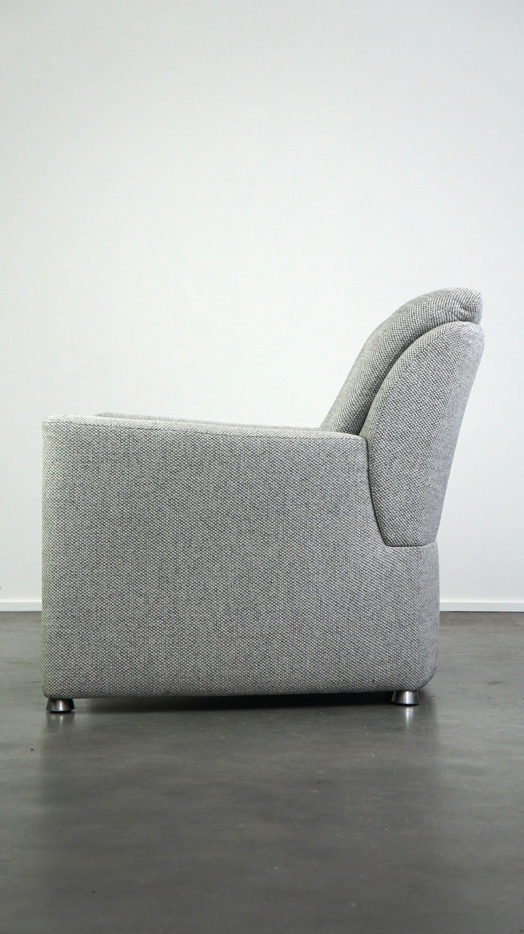 Design Leolux Sessel Modell Fidamigo in dickem grauem Stoff (20. Jahrhundert) im Angebot