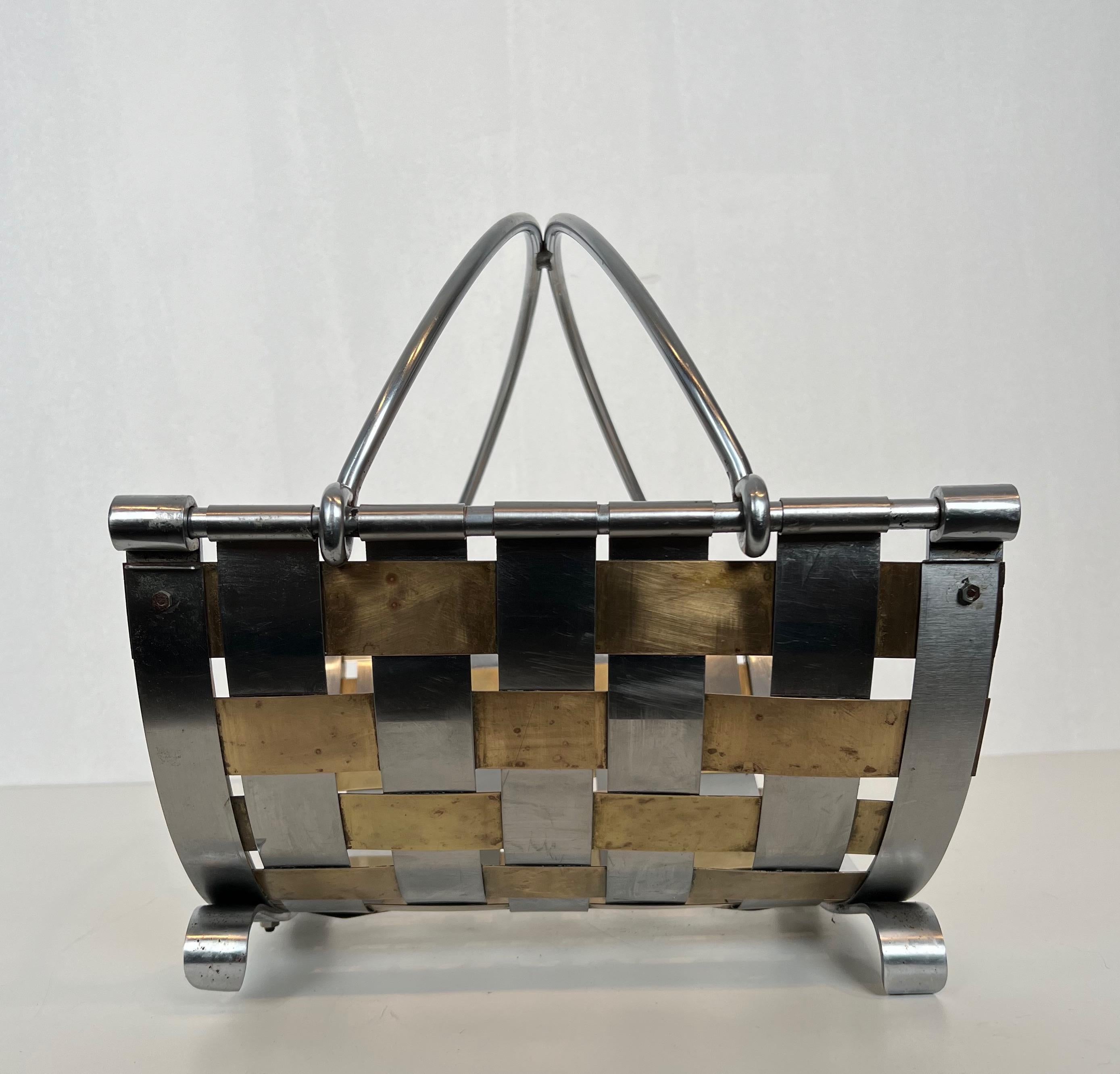 Design logs holder made of intersecting brass and chrome strips. Circa 1970 For Sale 6