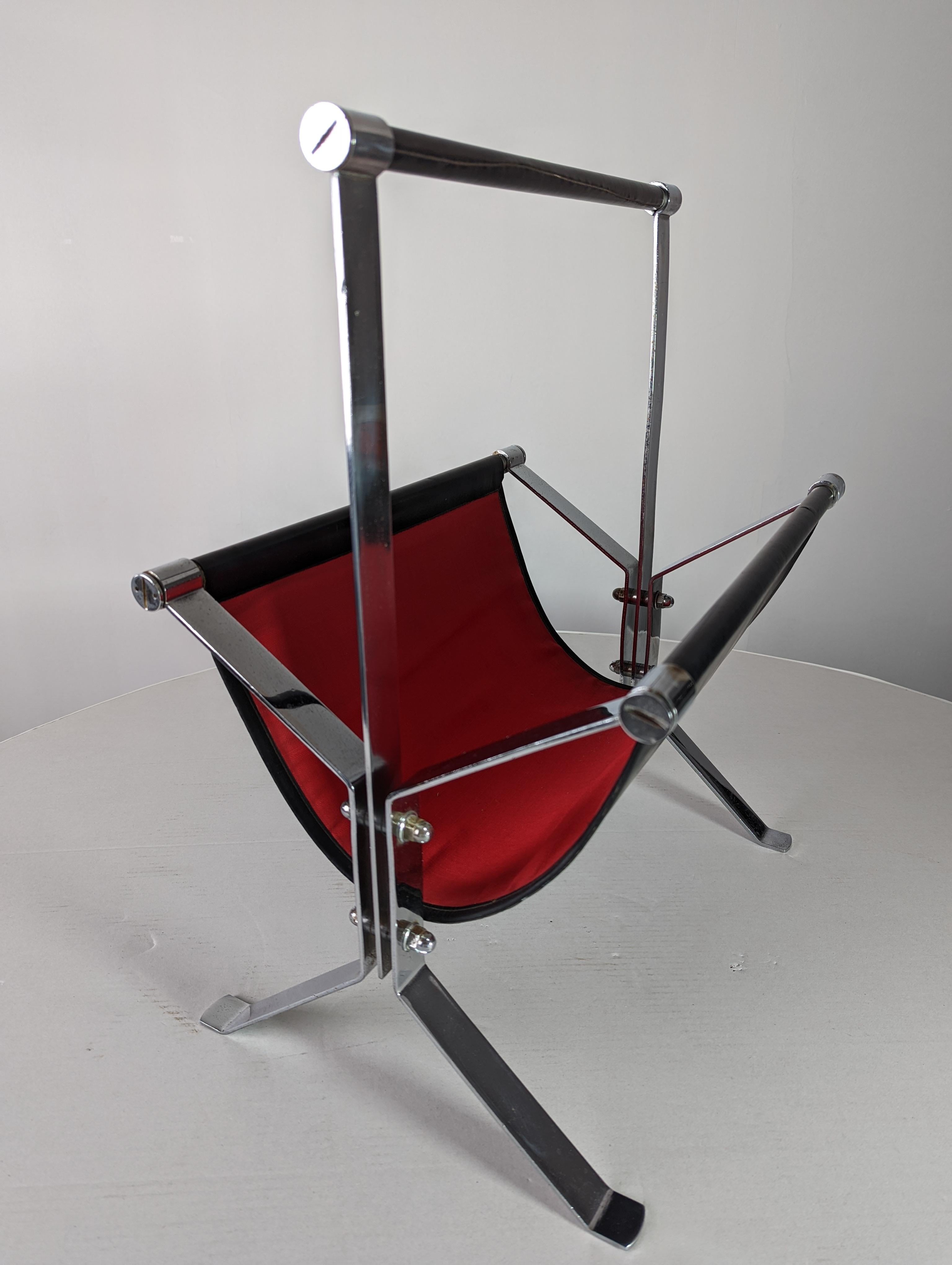 Design Magazine Rack Attributed to Alessandro Albrizzi, 1970s For Sale 1