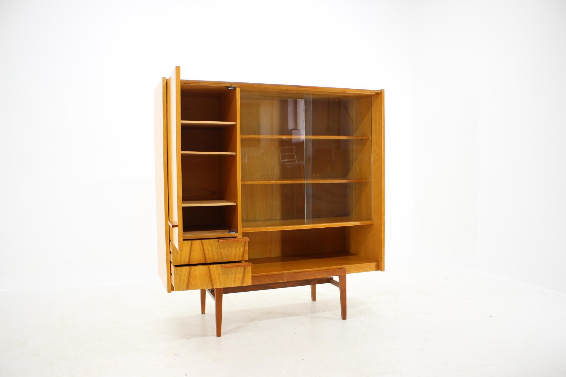 Mid-Century Modern Design Midcentury Bookcase by František Mezulánik, Czechoslovakia, 1960s