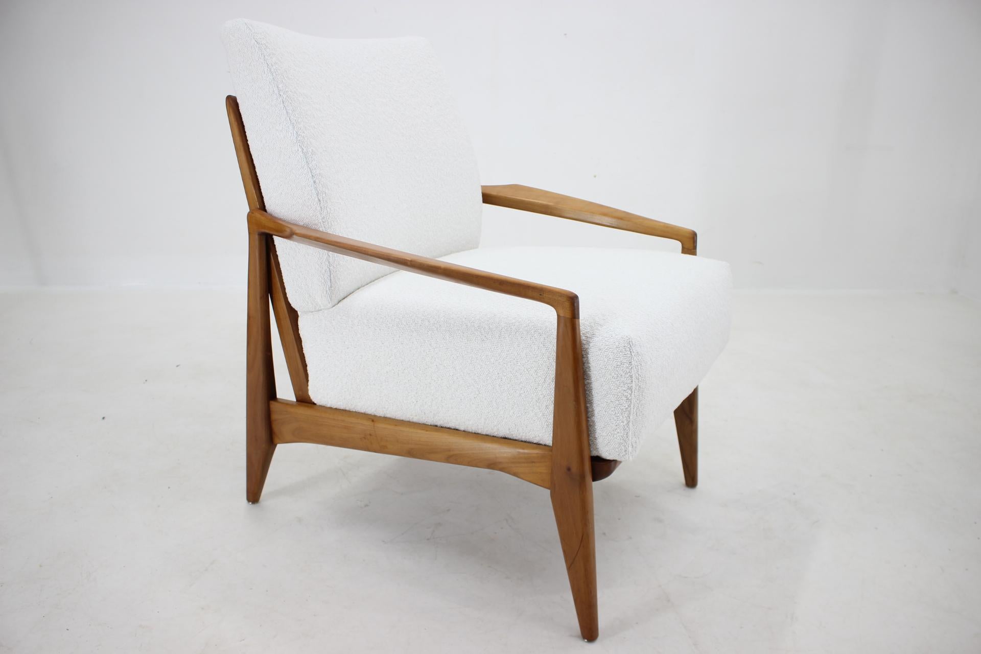 Design Midcentury Bouclé Armchair, Germany / 1960s, Completely Renovated For Sale 1