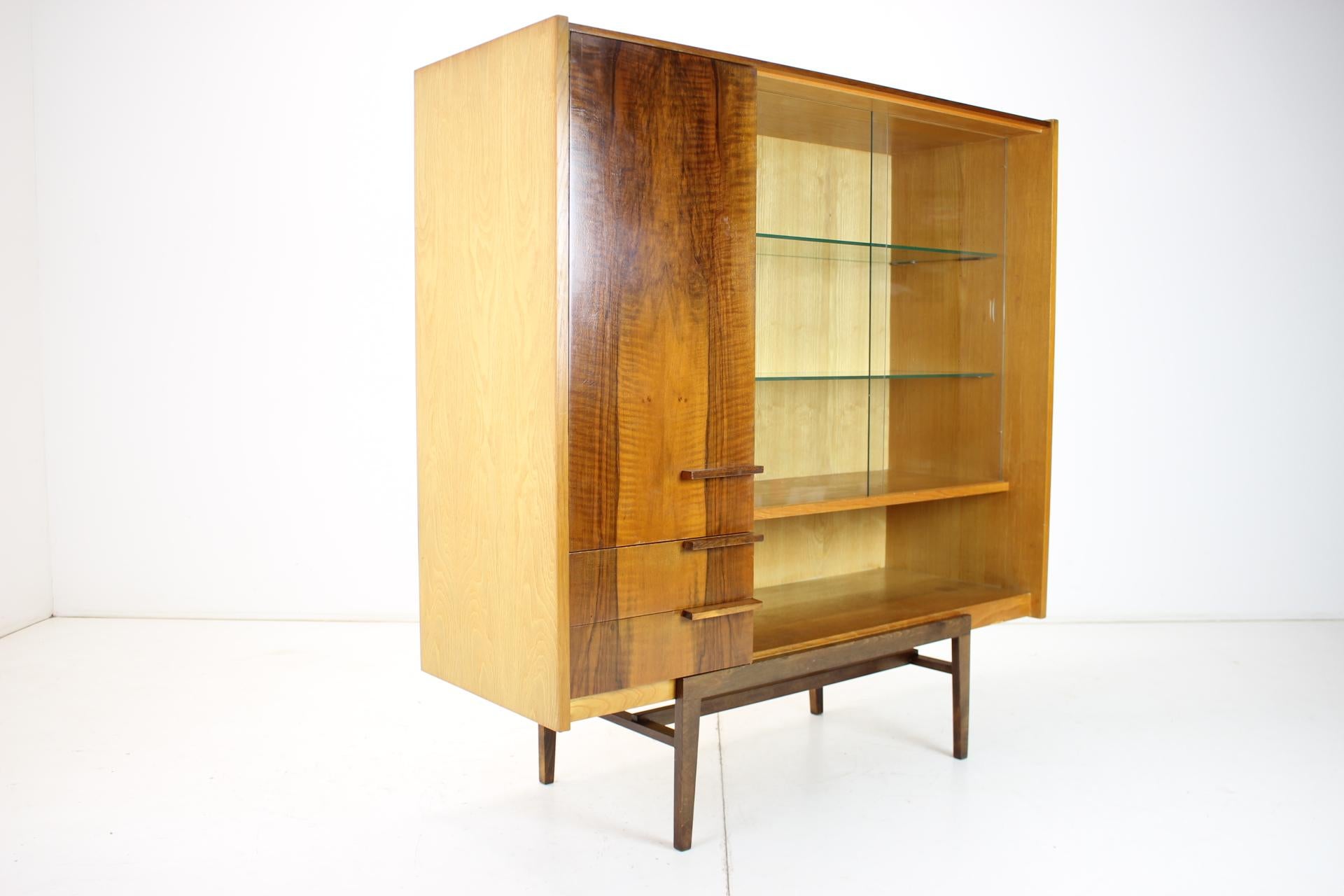 Libreria di design del Medioevo di František Mezulánik, Cecoslovacchia, anni '60 in vendita 6