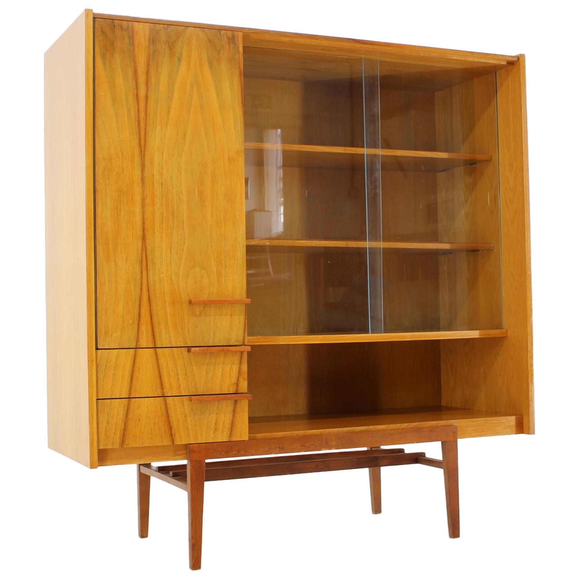 Design Midcentury Bookcase by František Mezulánik, Czechoslovakia, 1960s
