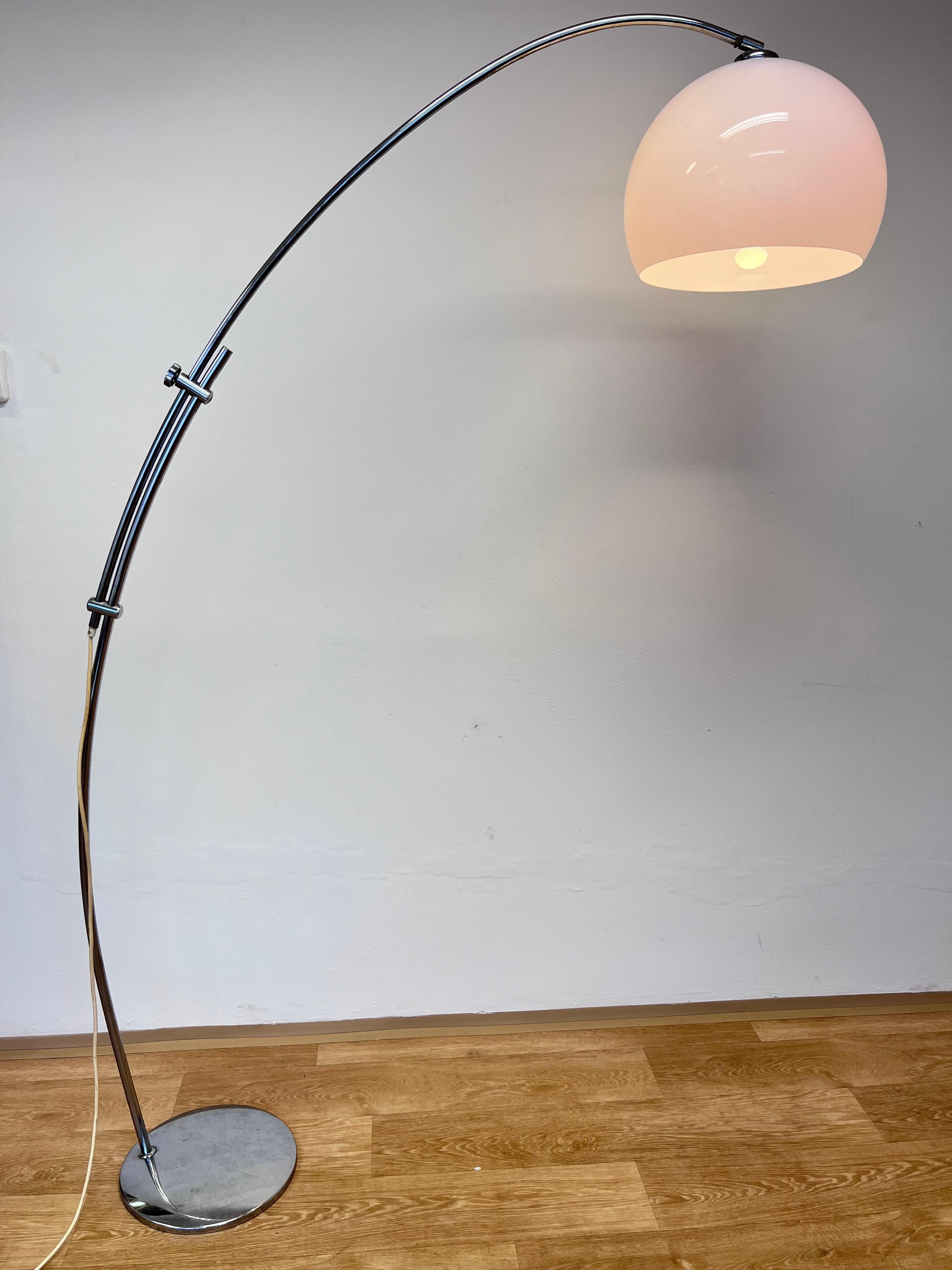 Late 20th Century Design Midcentury Harvey Guzzini Style Adjustable Floor Arc Lamp, Around 1970 For Sale