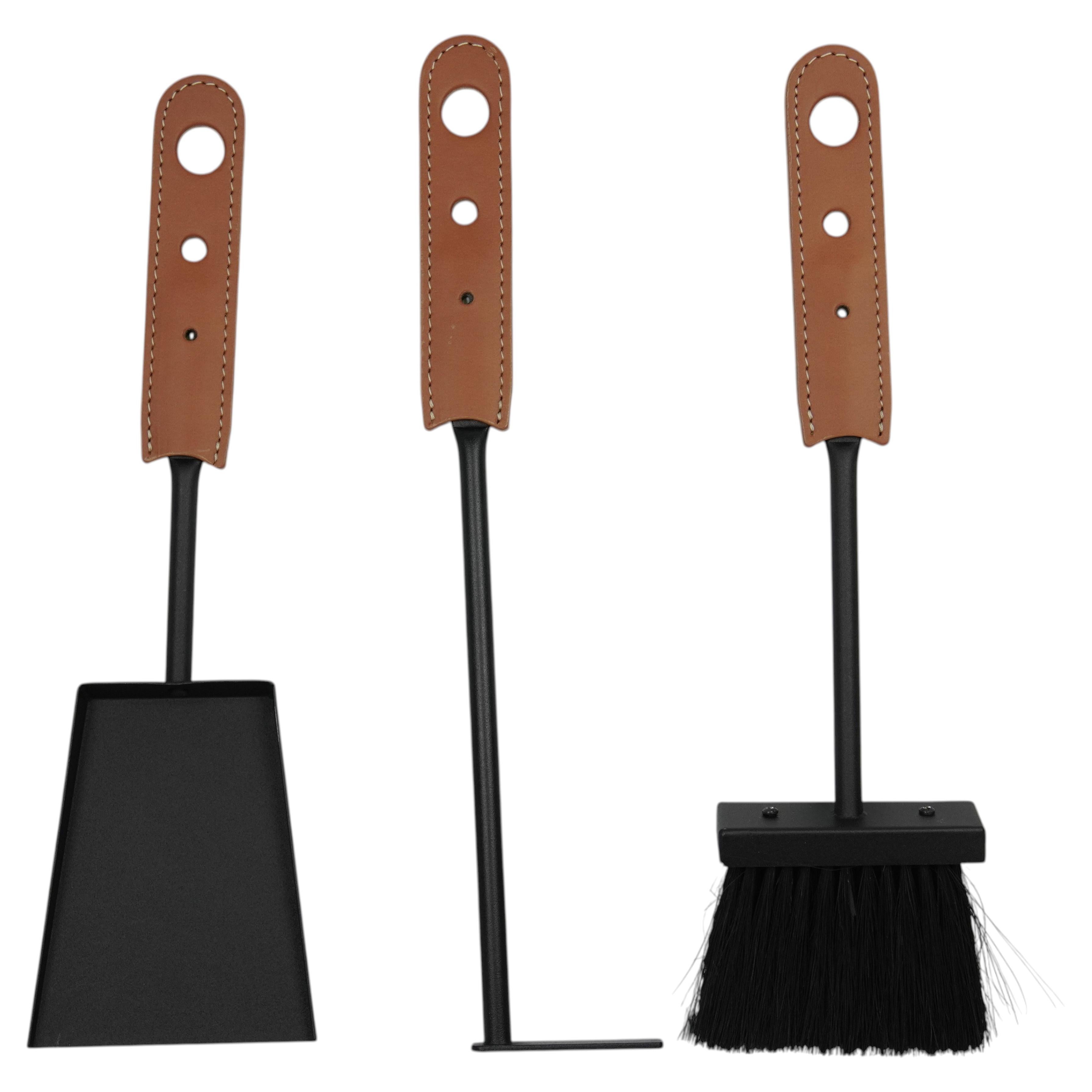 Modernes Mini-Werkzeugset Marti – Schwarzer Steele & regeneriertes Leder – 46 cm im Angebot