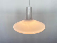 Opalglas-Hängelampe im Design von ULUV, 1950er Jahre – Tschechoslowakei
