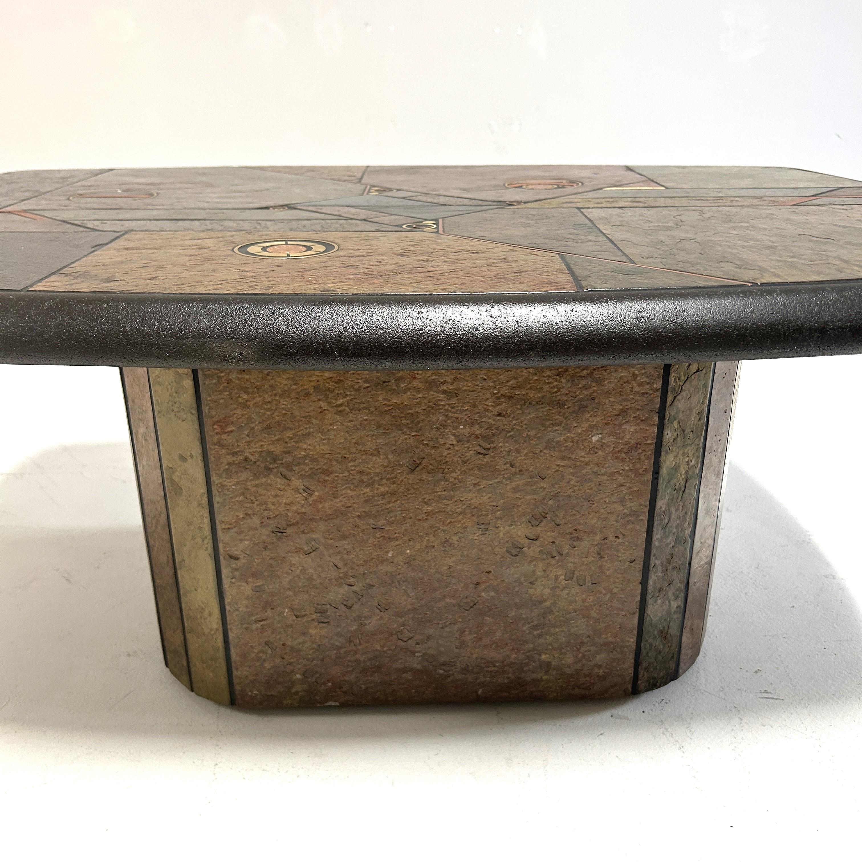 Late 20th Century Design P, brutalist Coffee Table made of Indian colored slate, 1988 For Sale