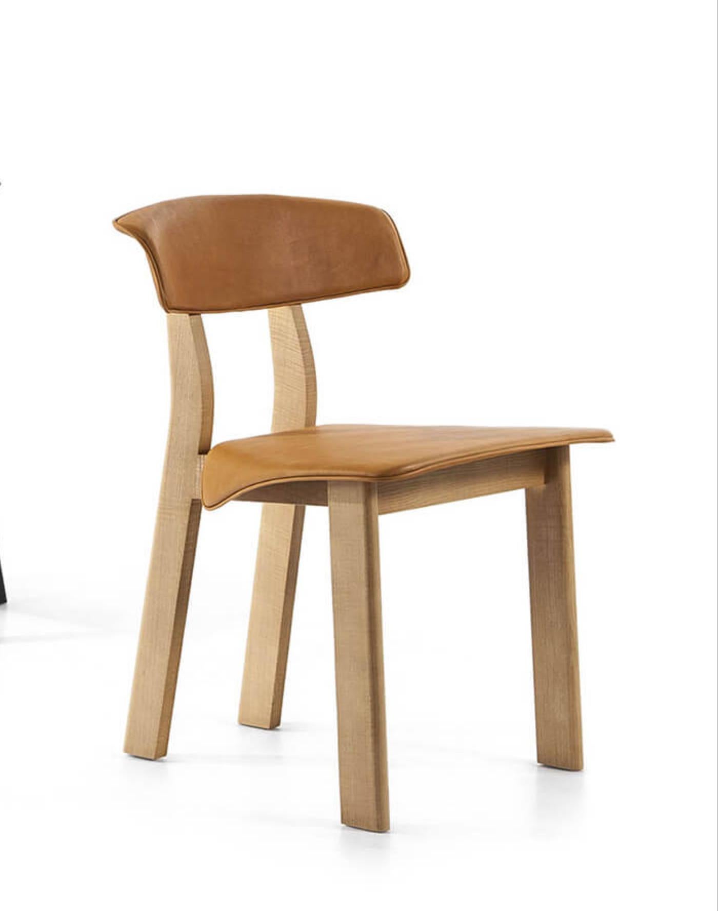 Design Patricia Urquiola für Cassina: Rückenlehnestuhl mit Rückenlehne

Dieser unverwechselbare Stuhl von Patricia Urquiola übertrifft die Stereotypen mit einer kühnen neuen Plastizität und seiner eigenen Persönlichkeit. Die moderne Designstruktur