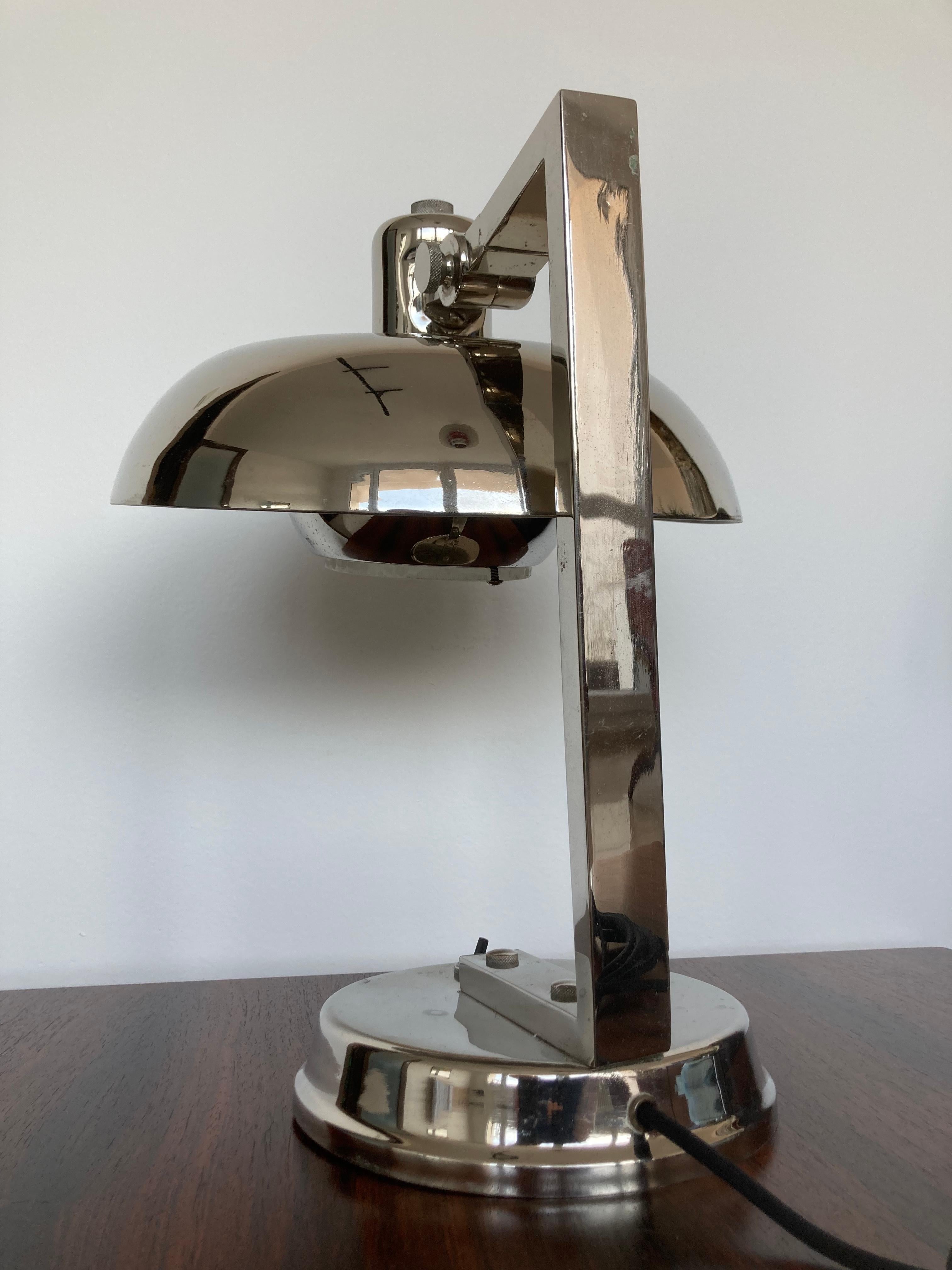Rare lampe de bureau Bauhaus chromée au design original, années 1930 en vente 4