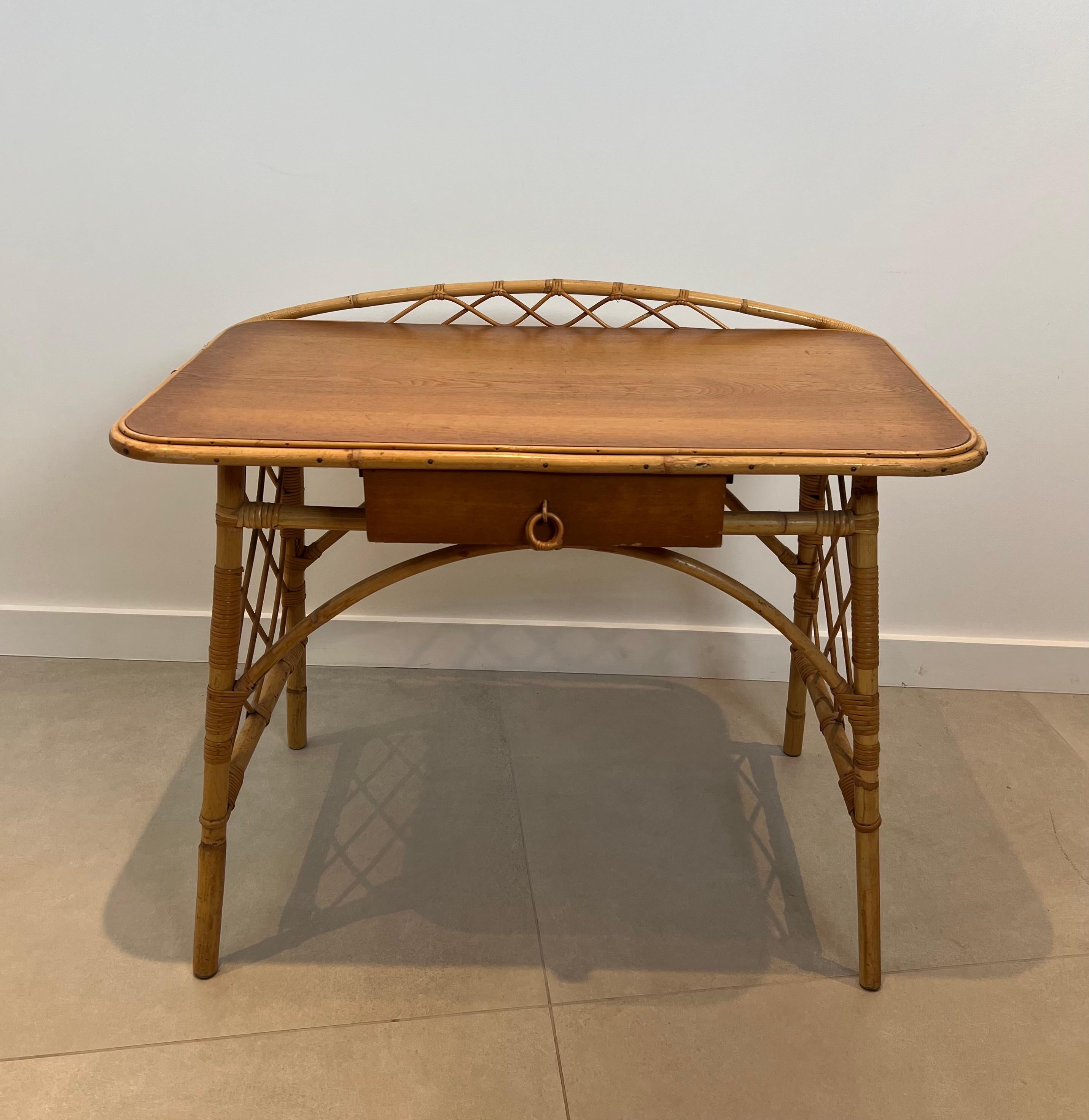 Mid-Century moderno Scrivania di design in rattan di Louis Sognot