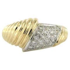 Design-Ring mit Diamanten im Brillantschliff bis zu 0,35 Karat, 18 Karat Gold, 5,6 Gramm
