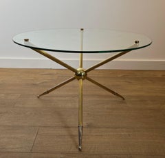 Design Table basse ronde en laiton Tripode